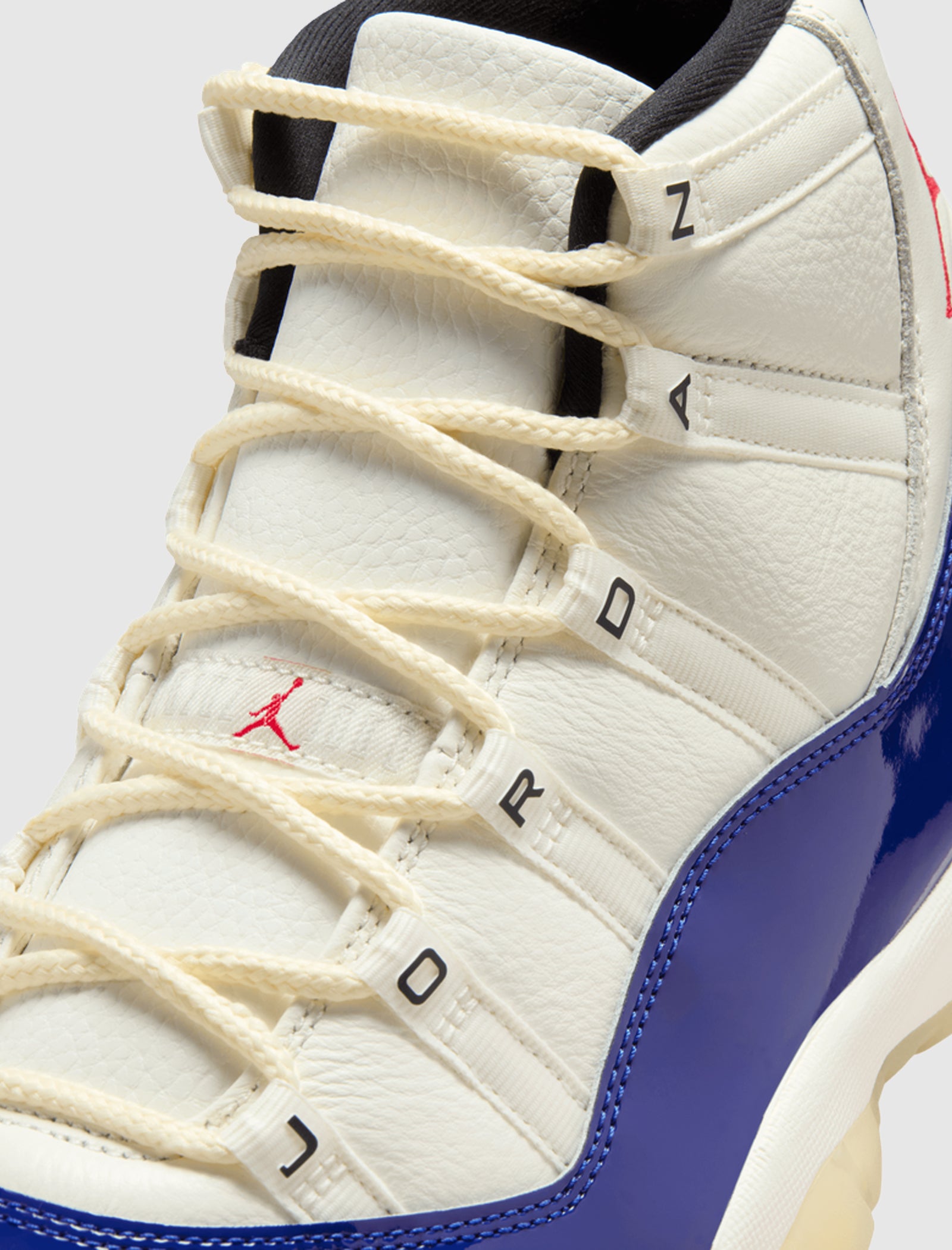 AIR JORDAN 11 RETRO "RARE AIR"