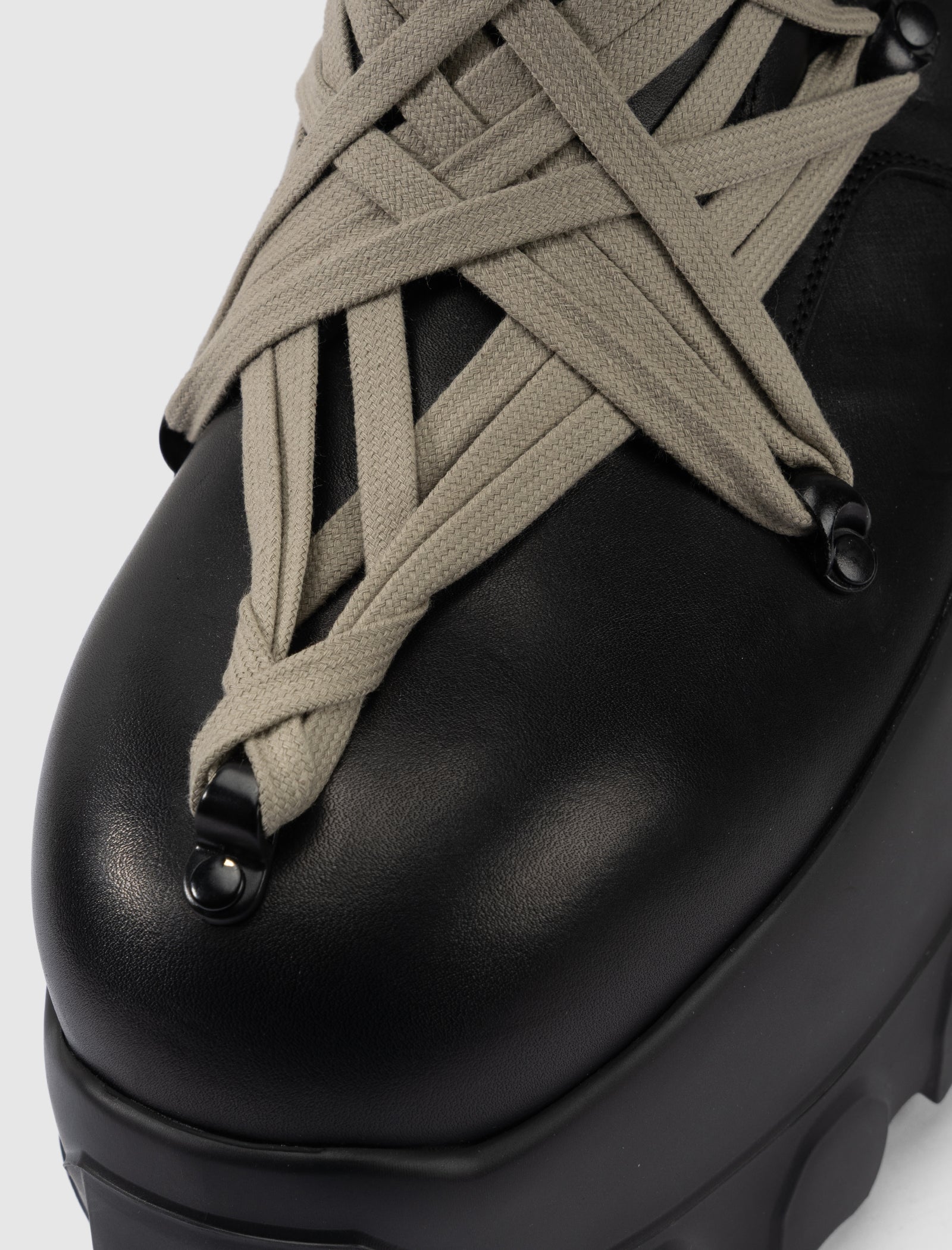 MEGALACED MEGA TRACTOR BOOTS