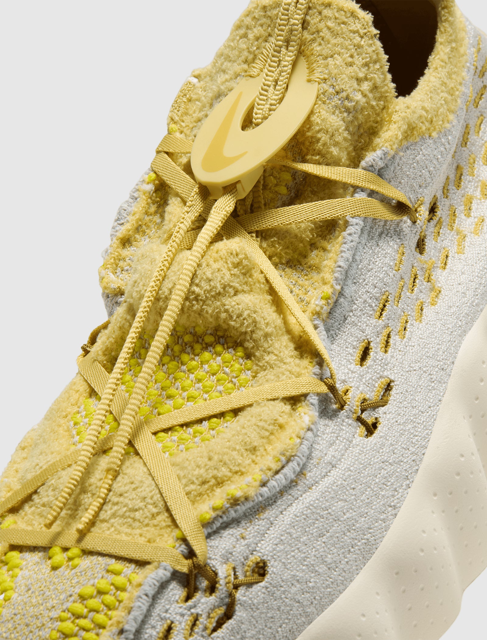 NIKE MIND 002 FLYKNIT