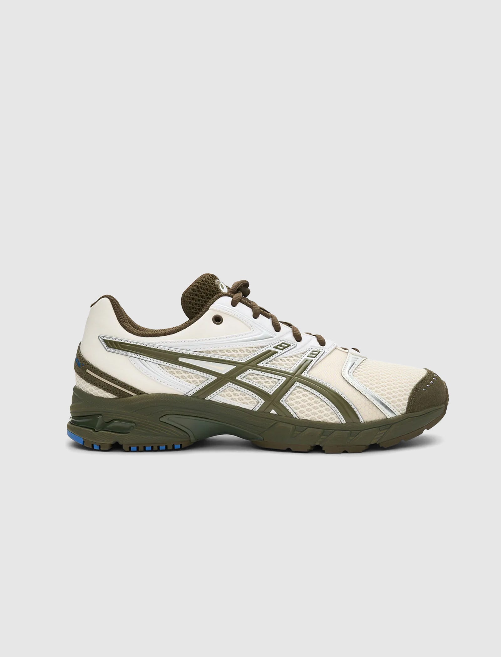 TEMPTATION VACATION GEL-DS TRAINER 24 "WHITE/BLACK"