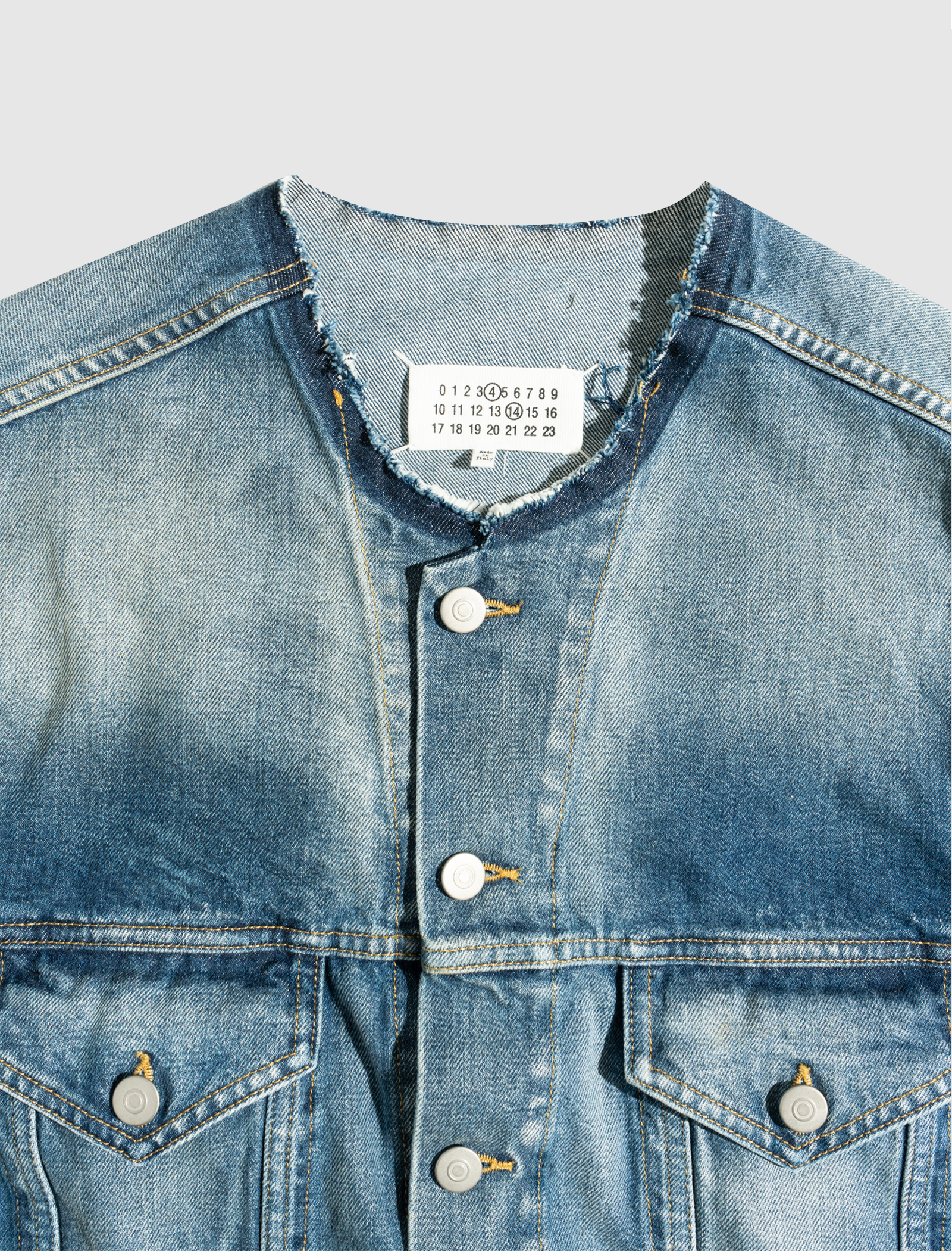 KRAGENLOSE JEANSJACKE