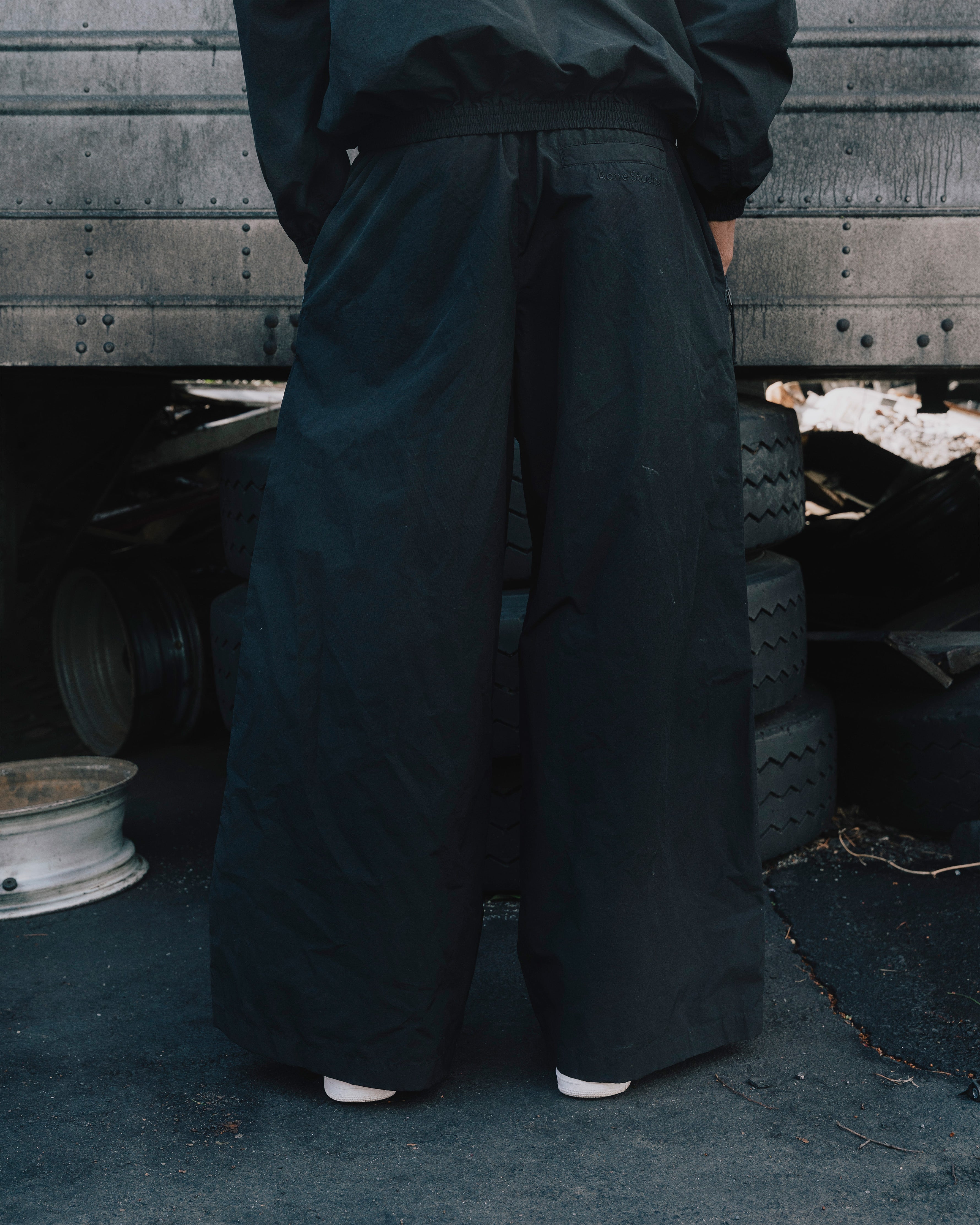 RELAXED FIT TROUSERS