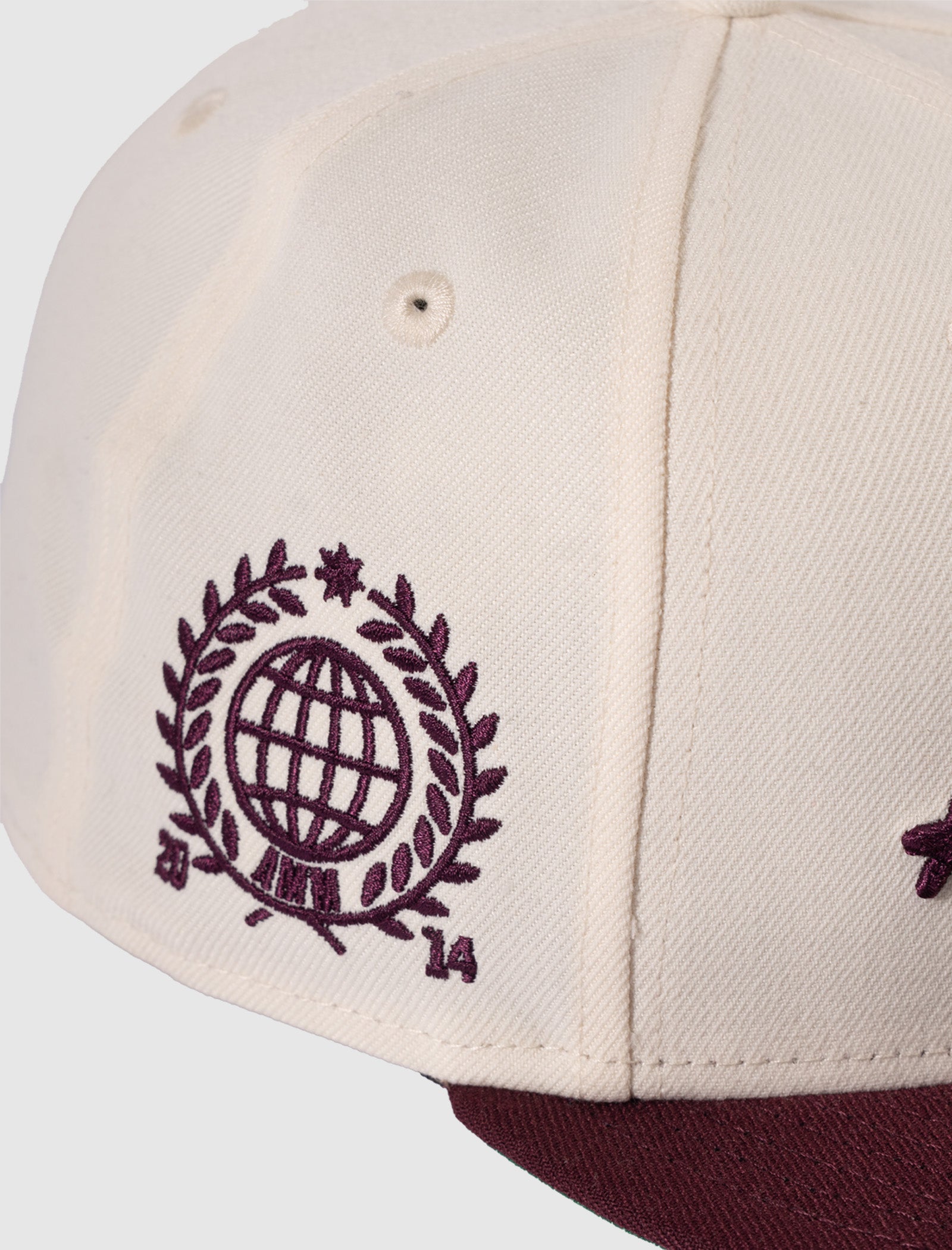 NEW ERA A MA MANIÉRE CHAIN FITTED HAT MAROON