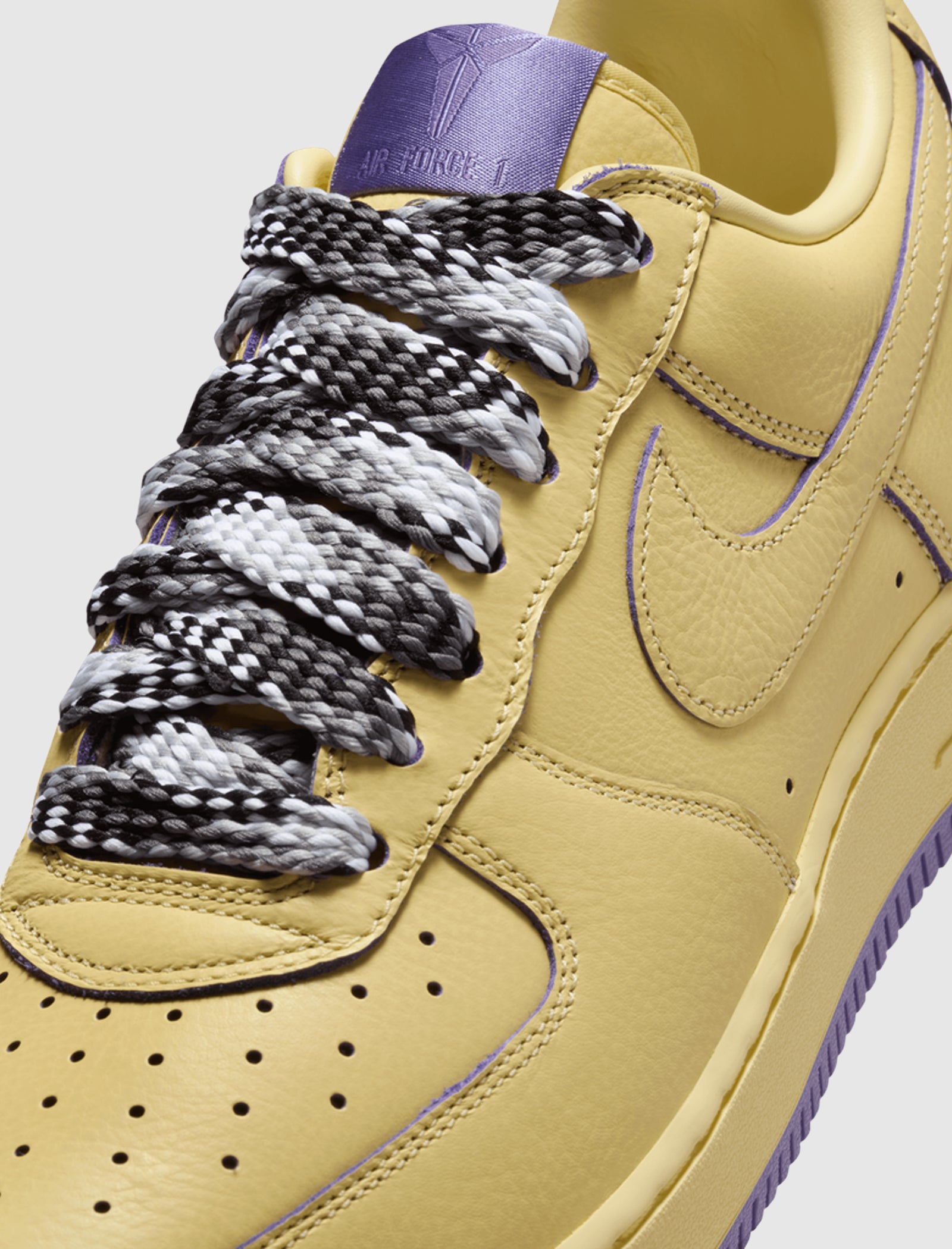 AIR FORCE 1 LOW PROTRO "SOFT YELLOW"