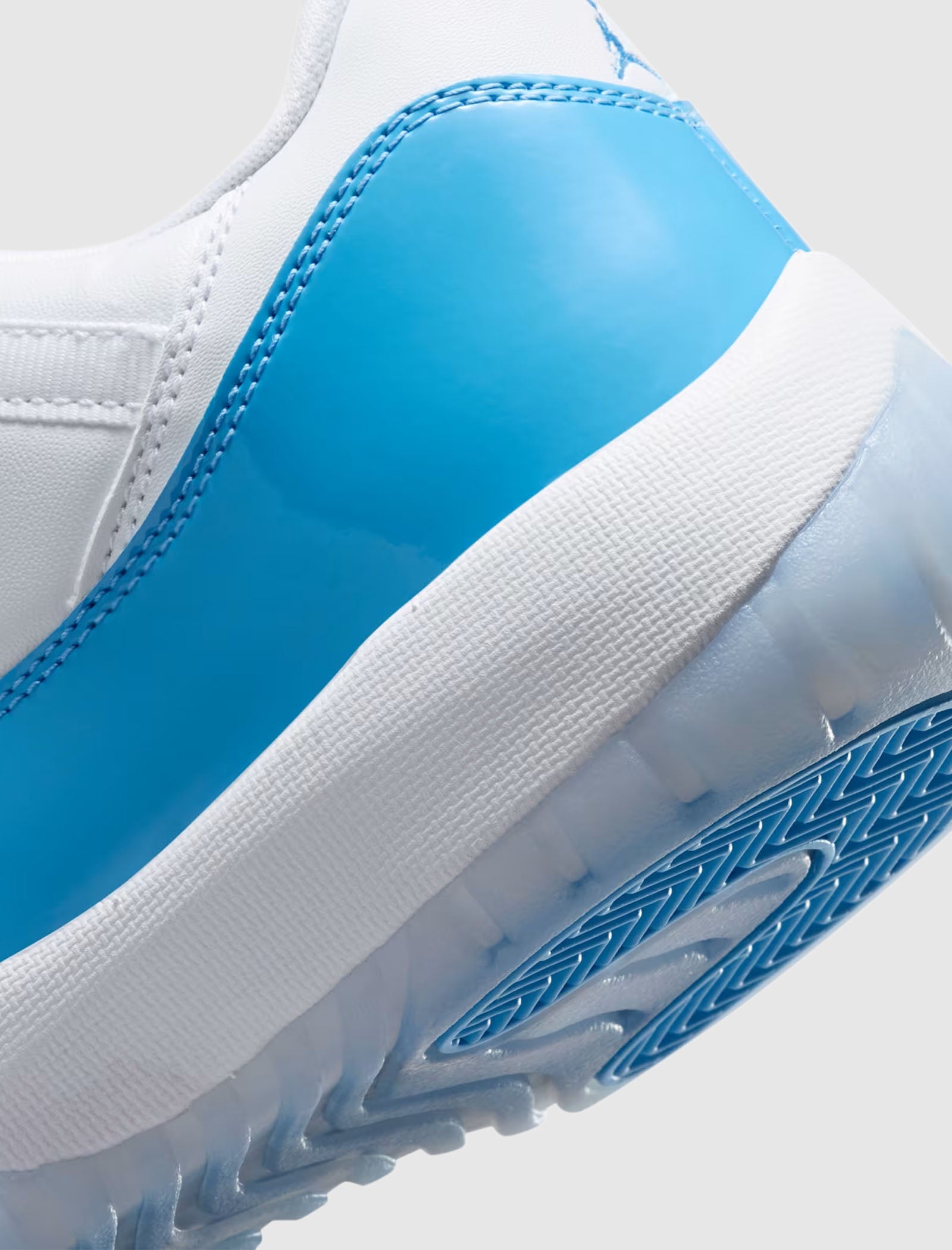 AIR JORDAN 11 RETRO LOW 