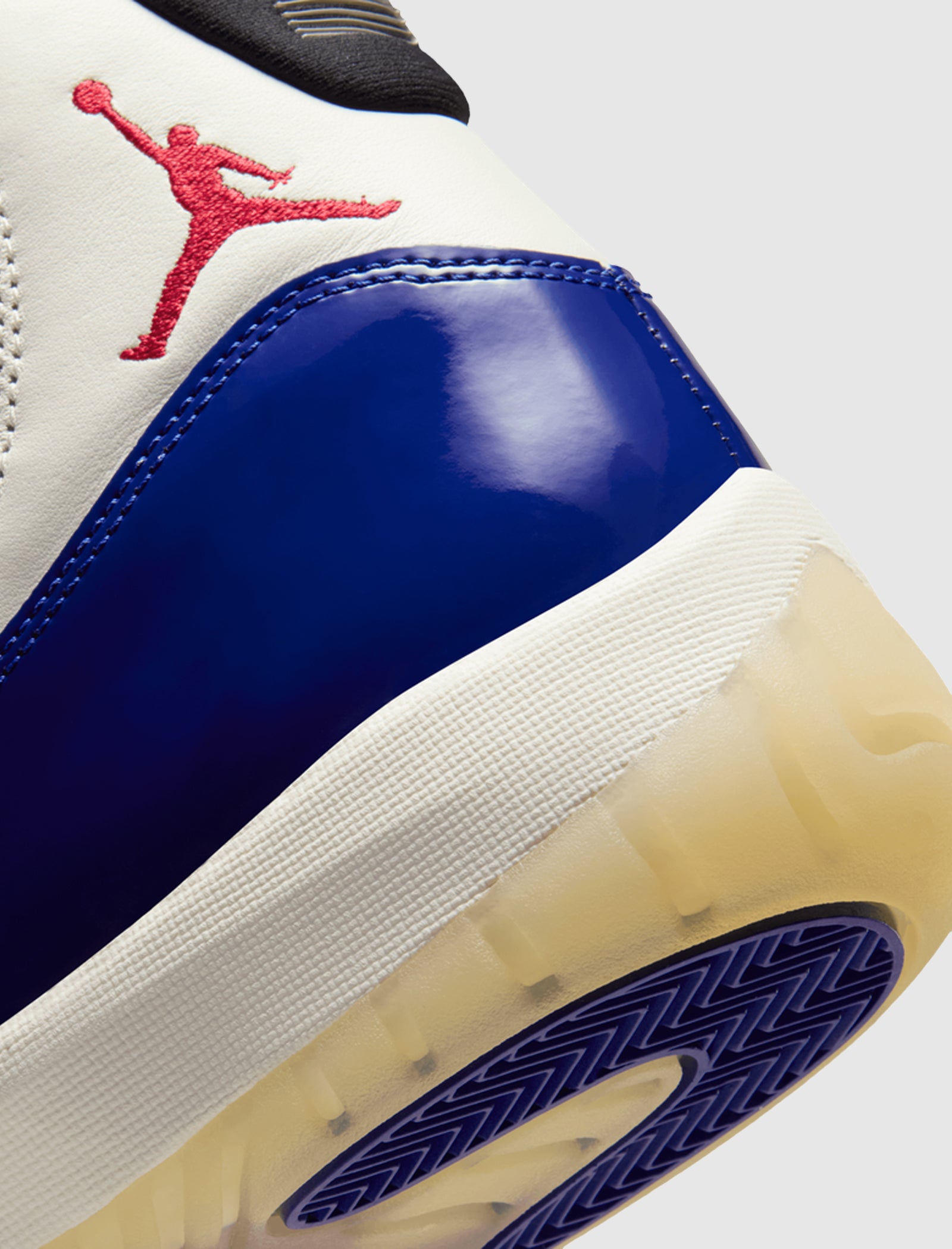 AIR JORDAN 11 RETRO "RARE AIR"
