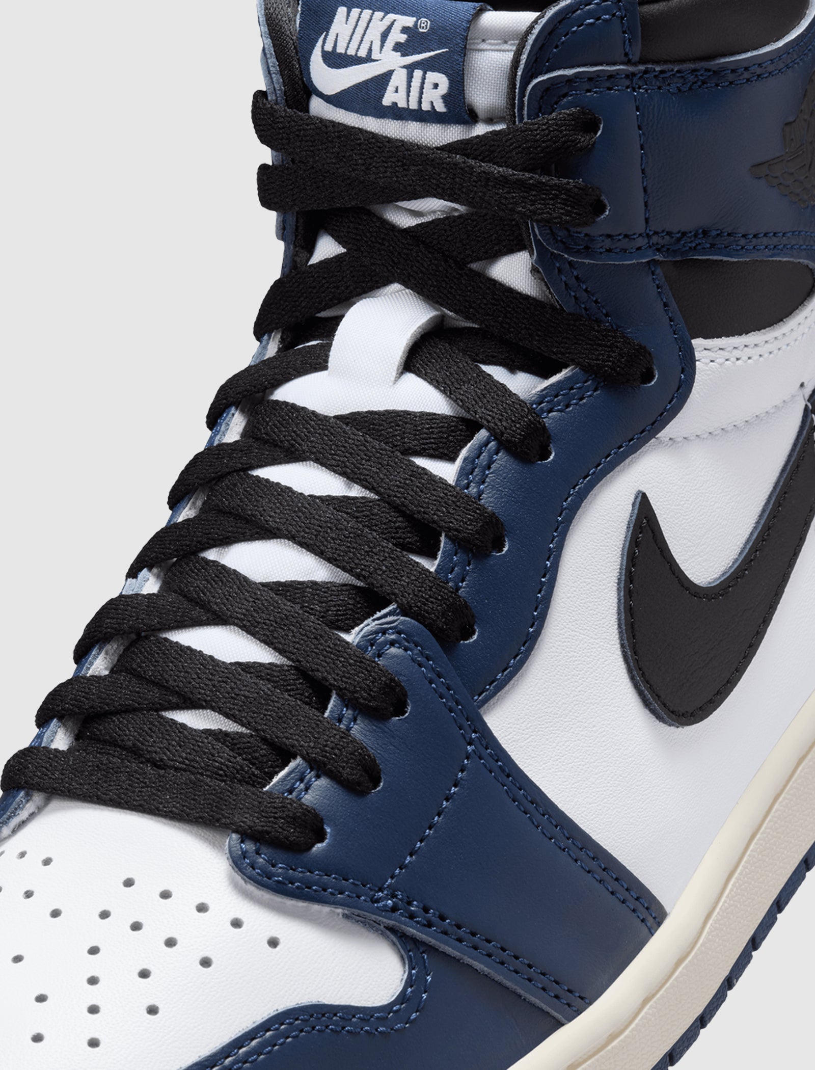AIR JORDAN 1 RETRO "MIDNIGHT NAVY"
