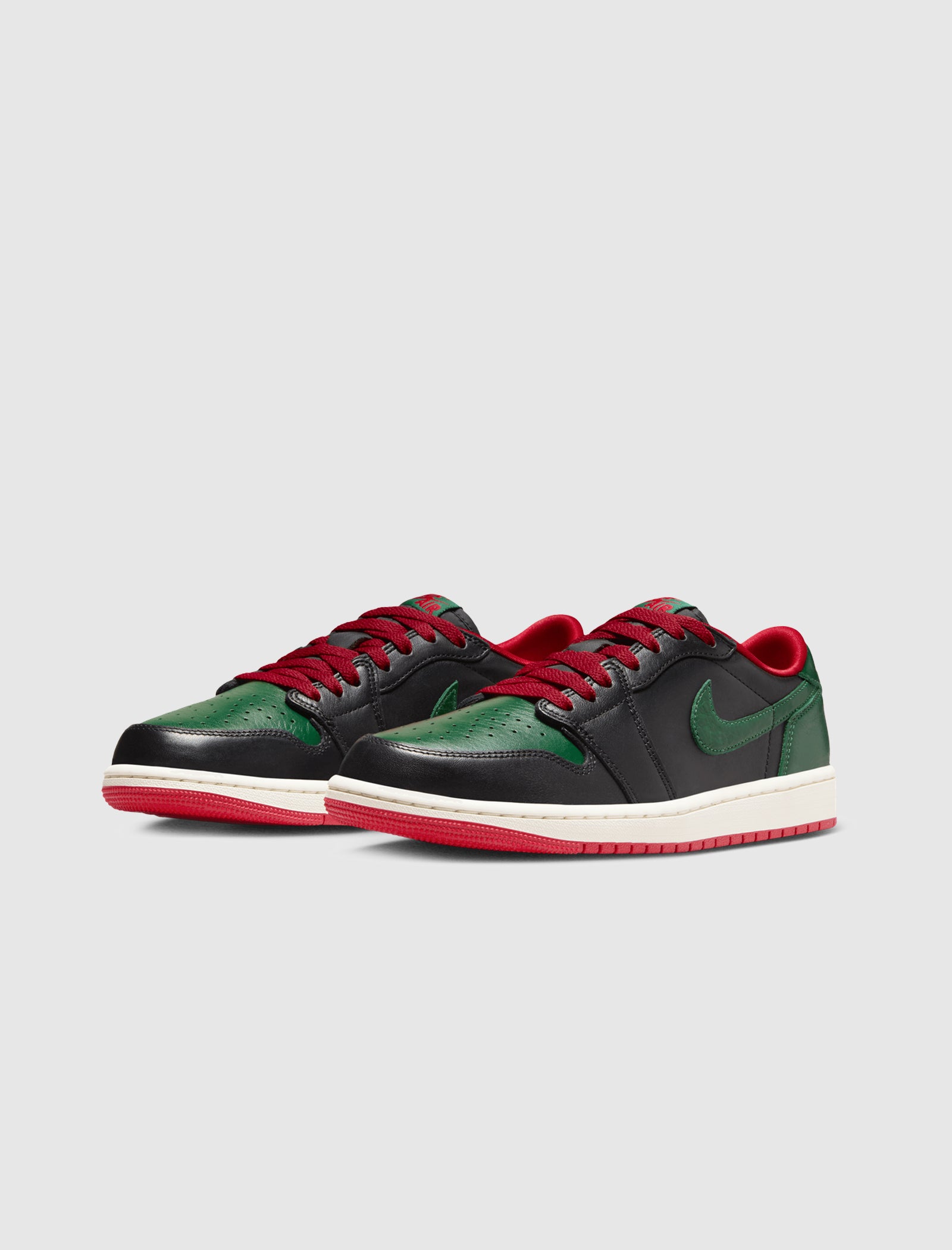 AIR JORDAN 1 LOW OG FÜR DAMEN „SCHWARZ/GORGE GRÜN/VARSITY ROT“