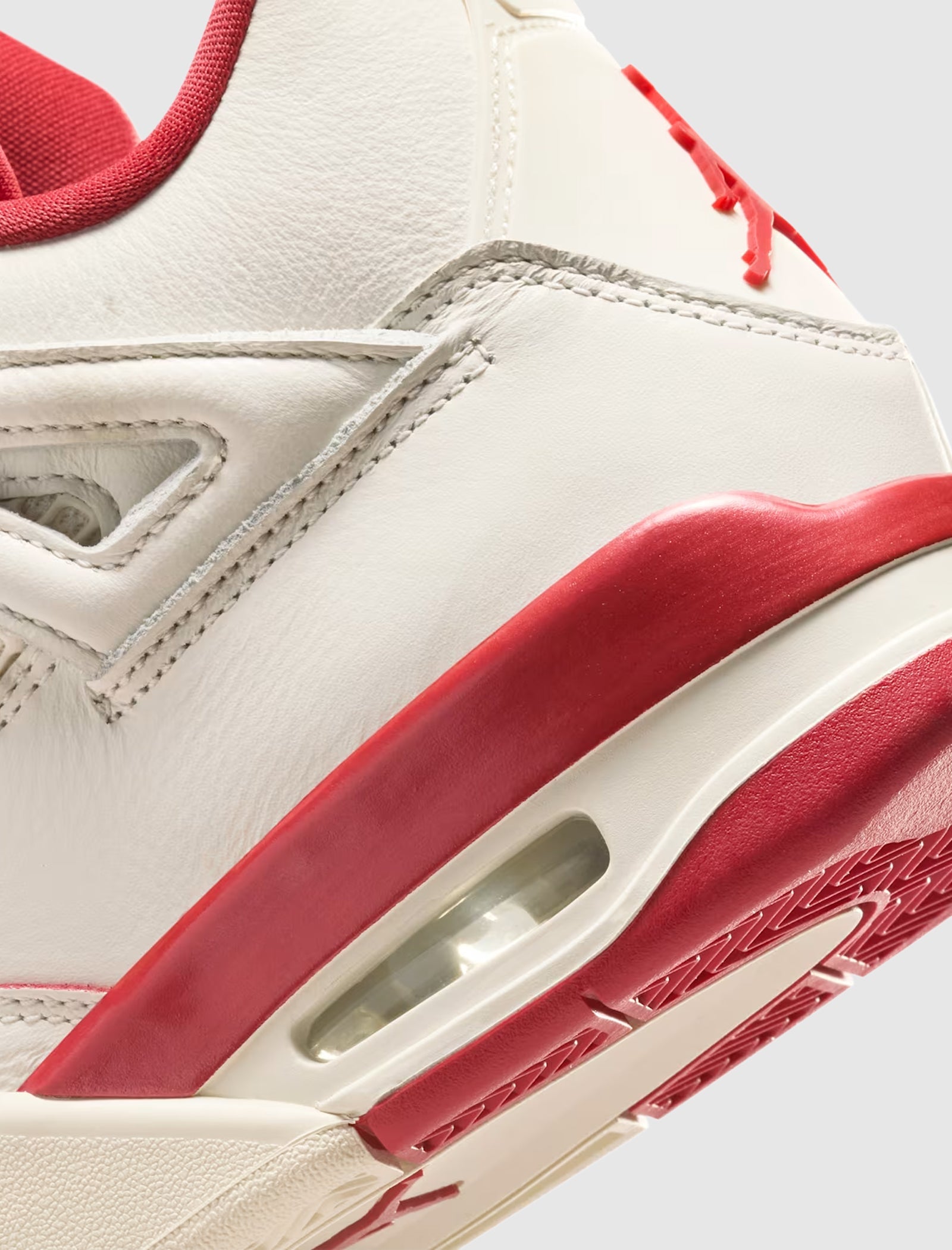 WOMEN'S AIR JORDAN 4 RETRO 