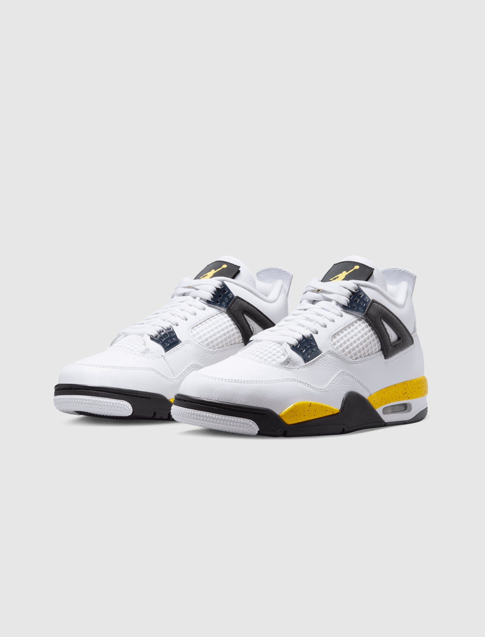 AIR JORDAN 4 RETRO „TOUR YELLOW“