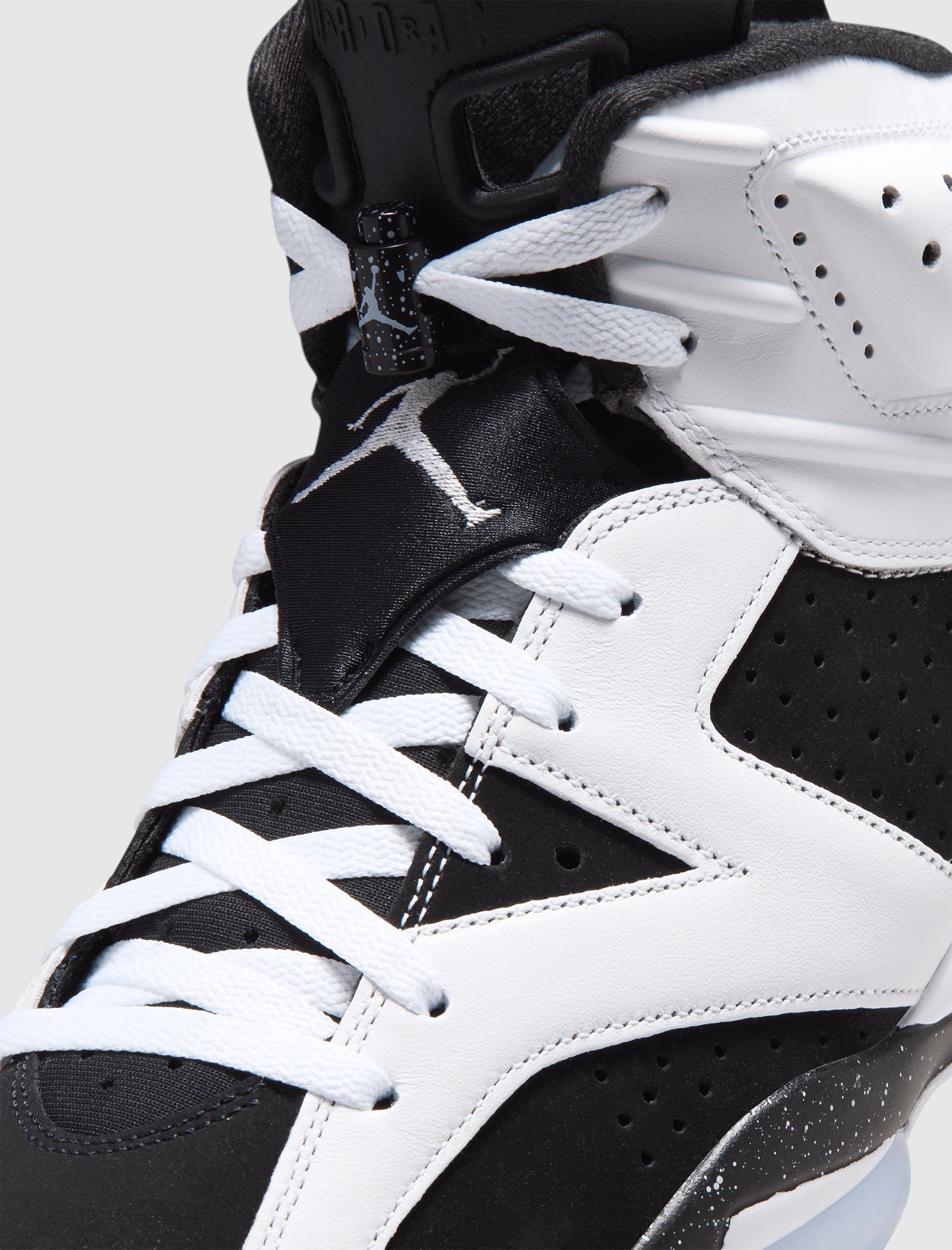 AIR JORDAN 6 RETRO "OREO"