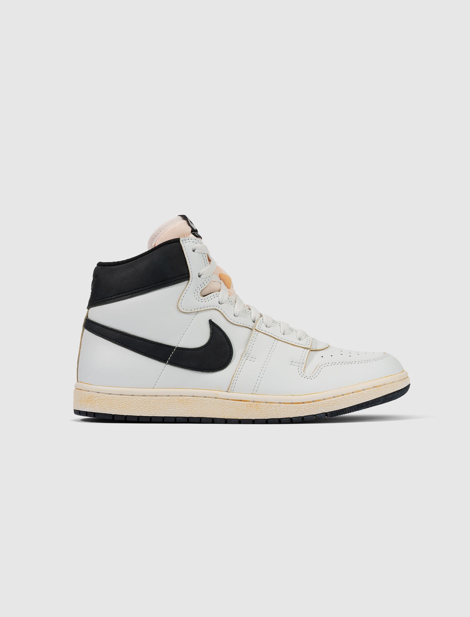 AMM AIRSHIP â A Ma Maniere