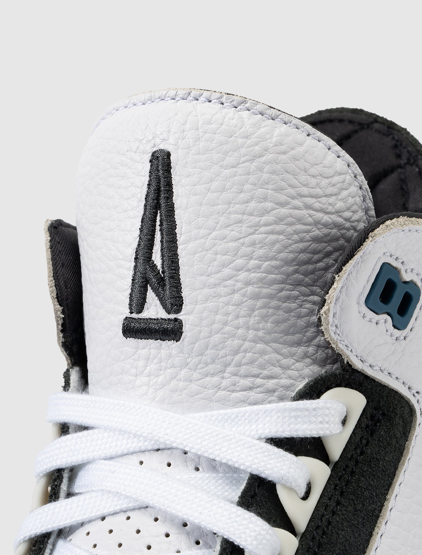 A MA MANIÉRE X AIR JORDAN 3 RETRO "FOR THE LOVE"