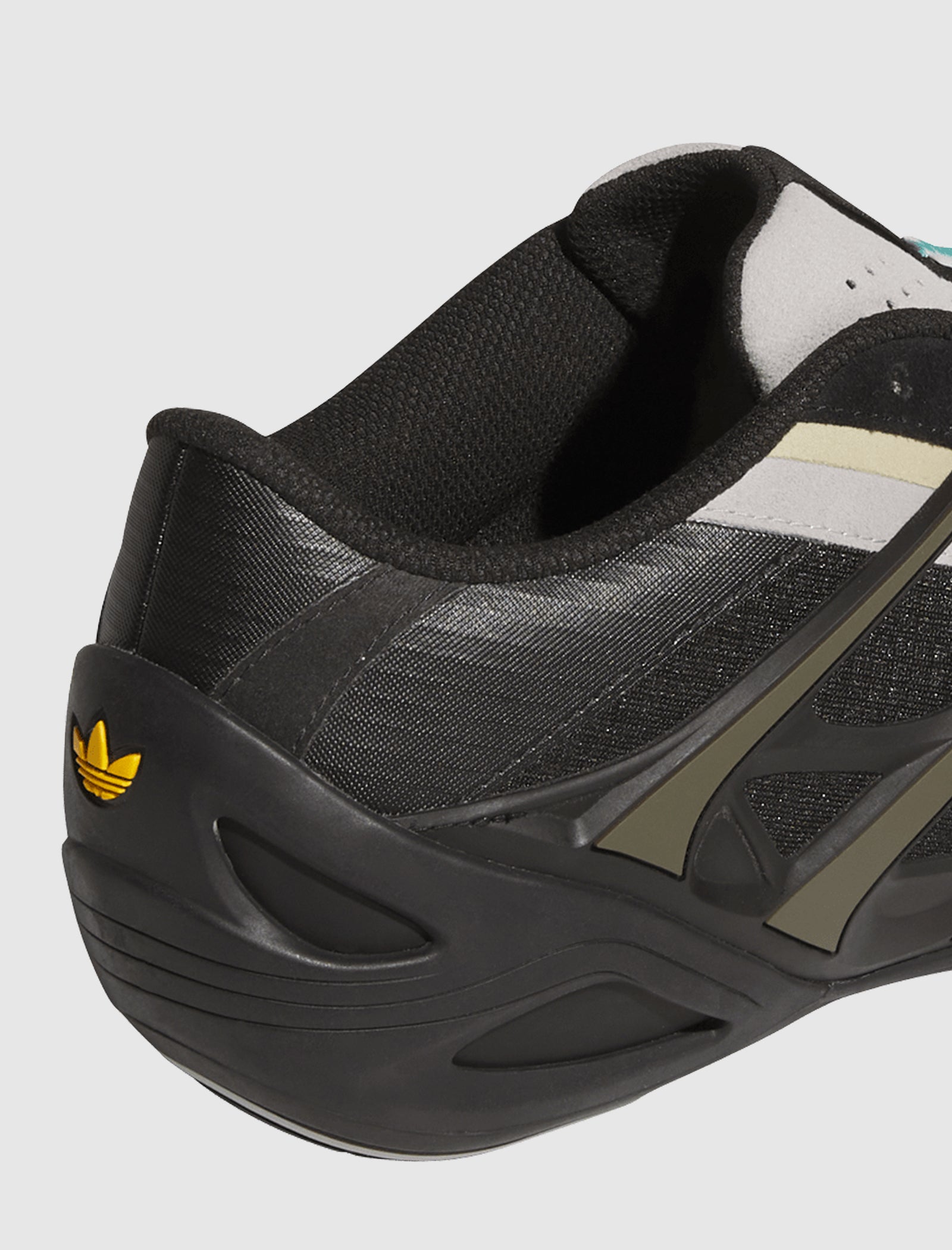 BAD BUNNY ADIRACER GT 