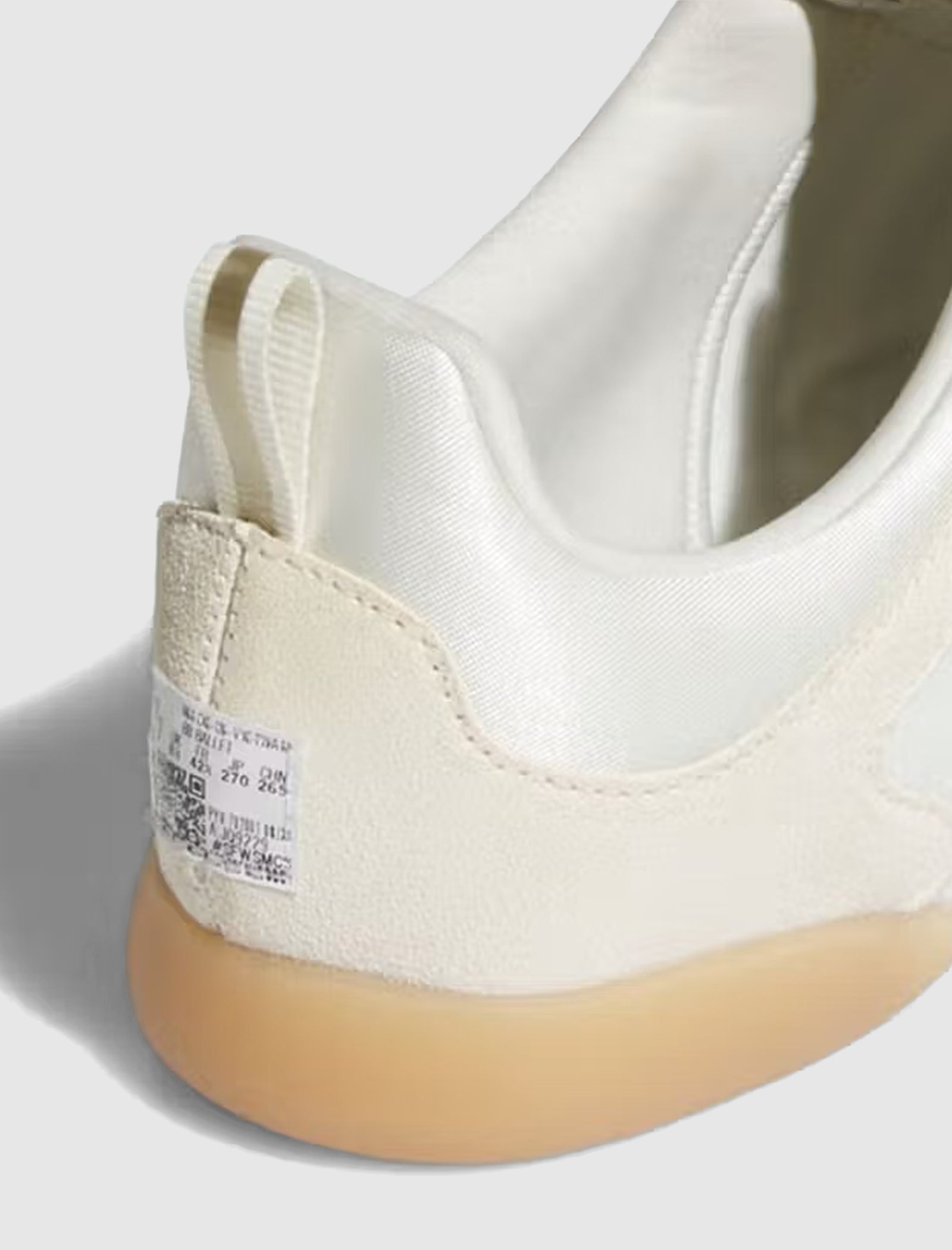BAD BUNNY BALLERINA "WHITE"