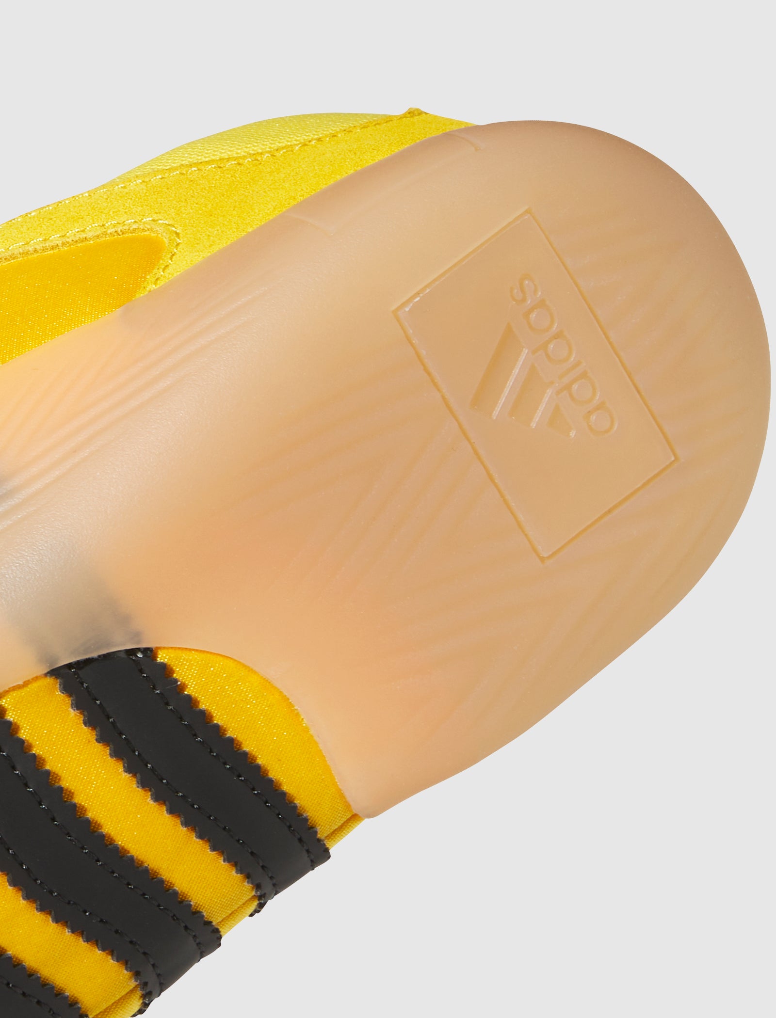 BAD BUNNY BALLERINA "GOLD/WHITE"