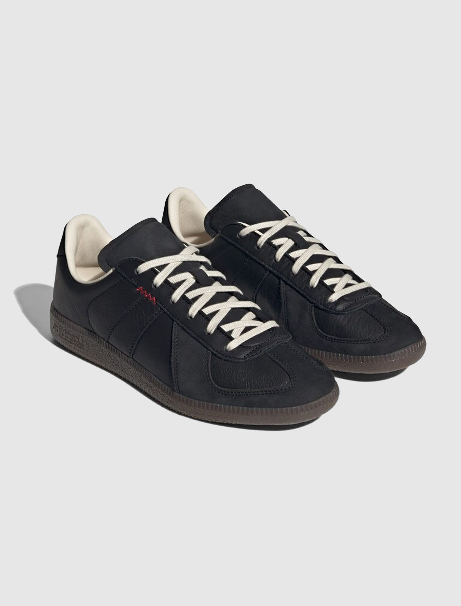 blanc..  B0019  黒 adidas Originals ZX FLUX Black/White/Boonix | Hypebeast