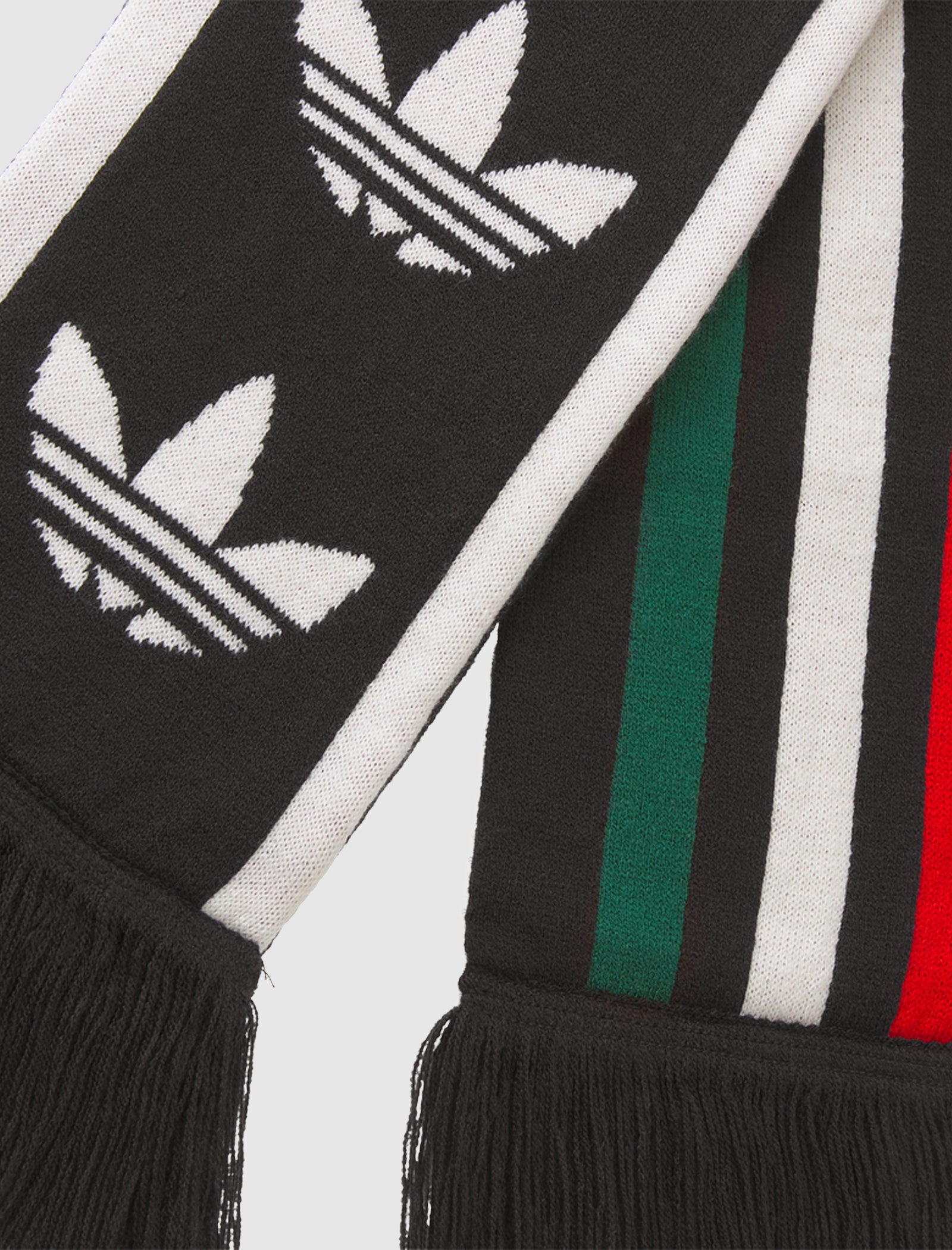 WILLY CHAVARRIA SOCCER SCARF