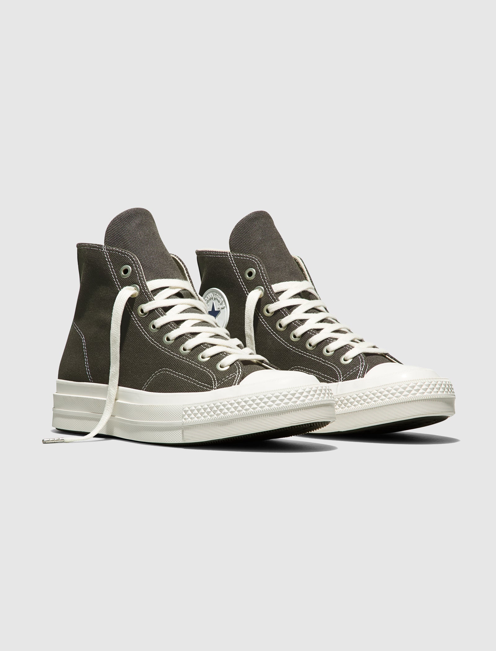 FIRST STRING CHUCK TAYLOR HI