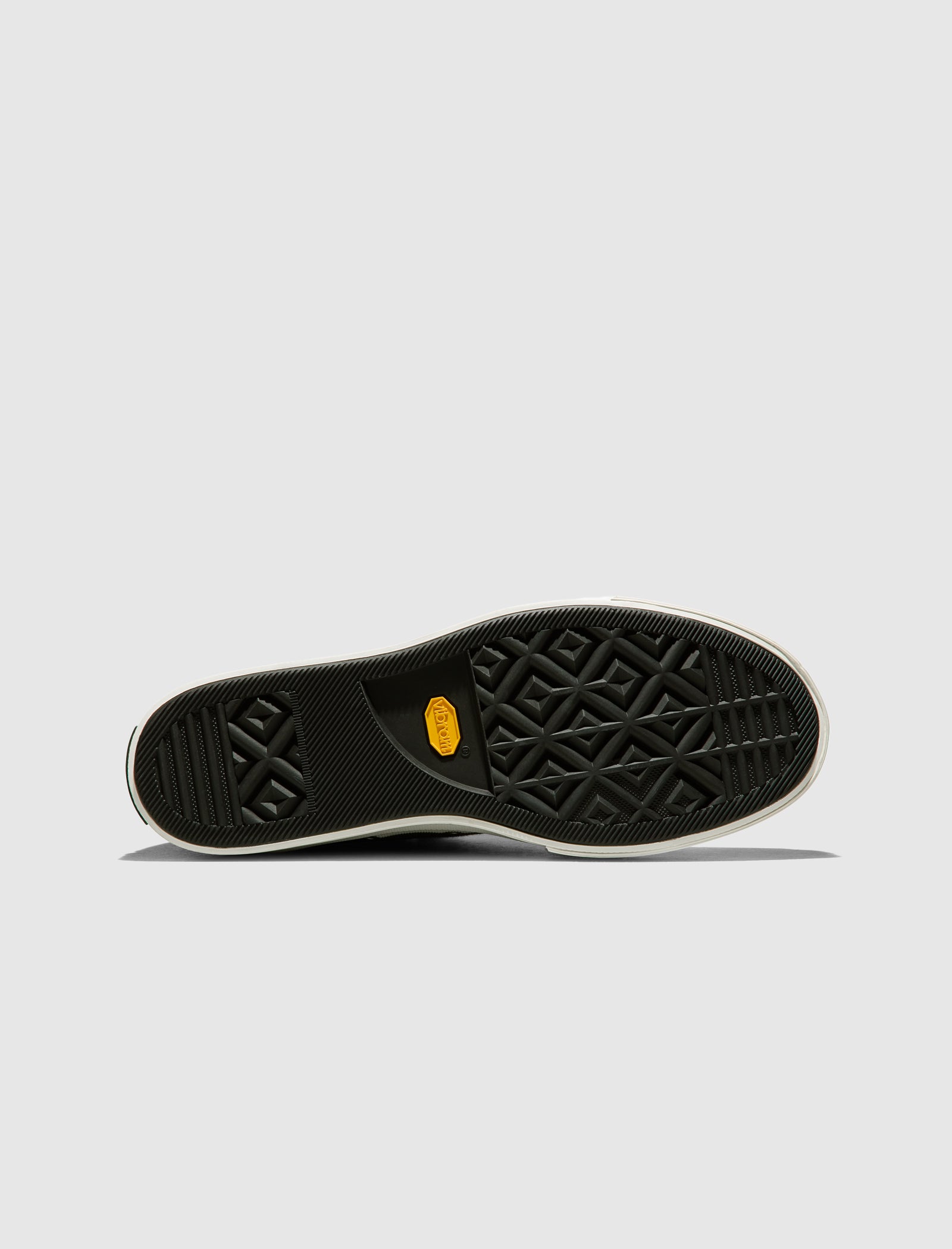 FIRST STRING CHUCK TAYLOR HI