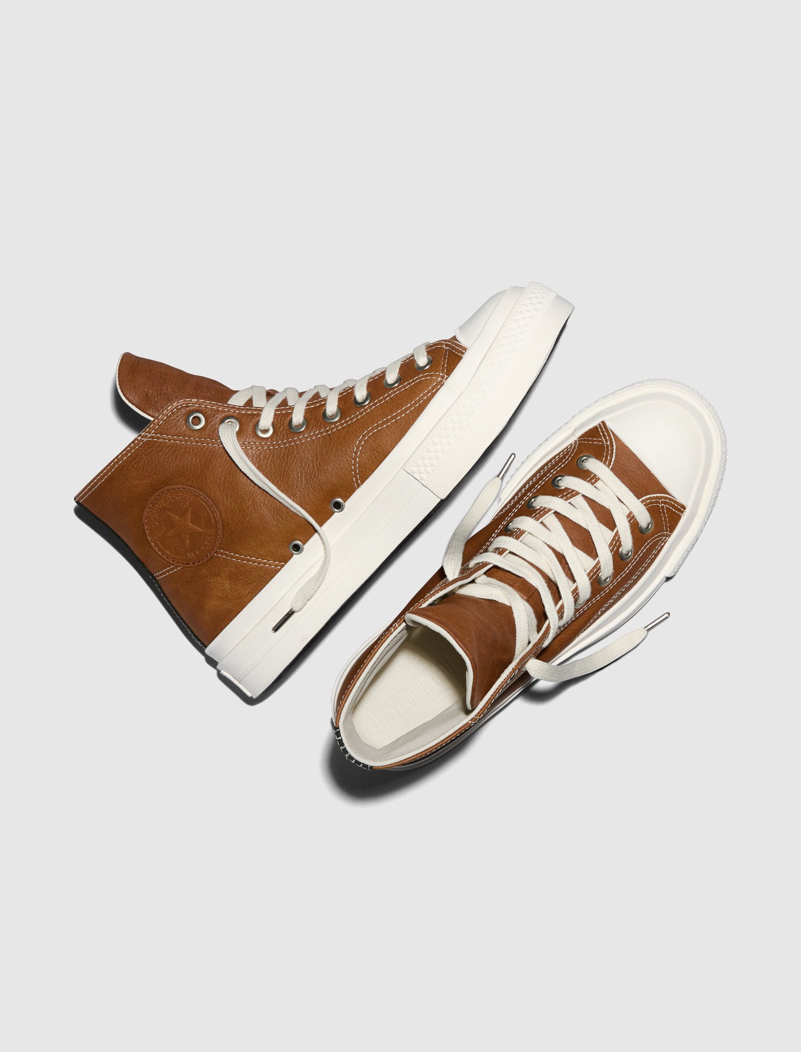 FIRST STRING CHUCK TAYLOR HI 