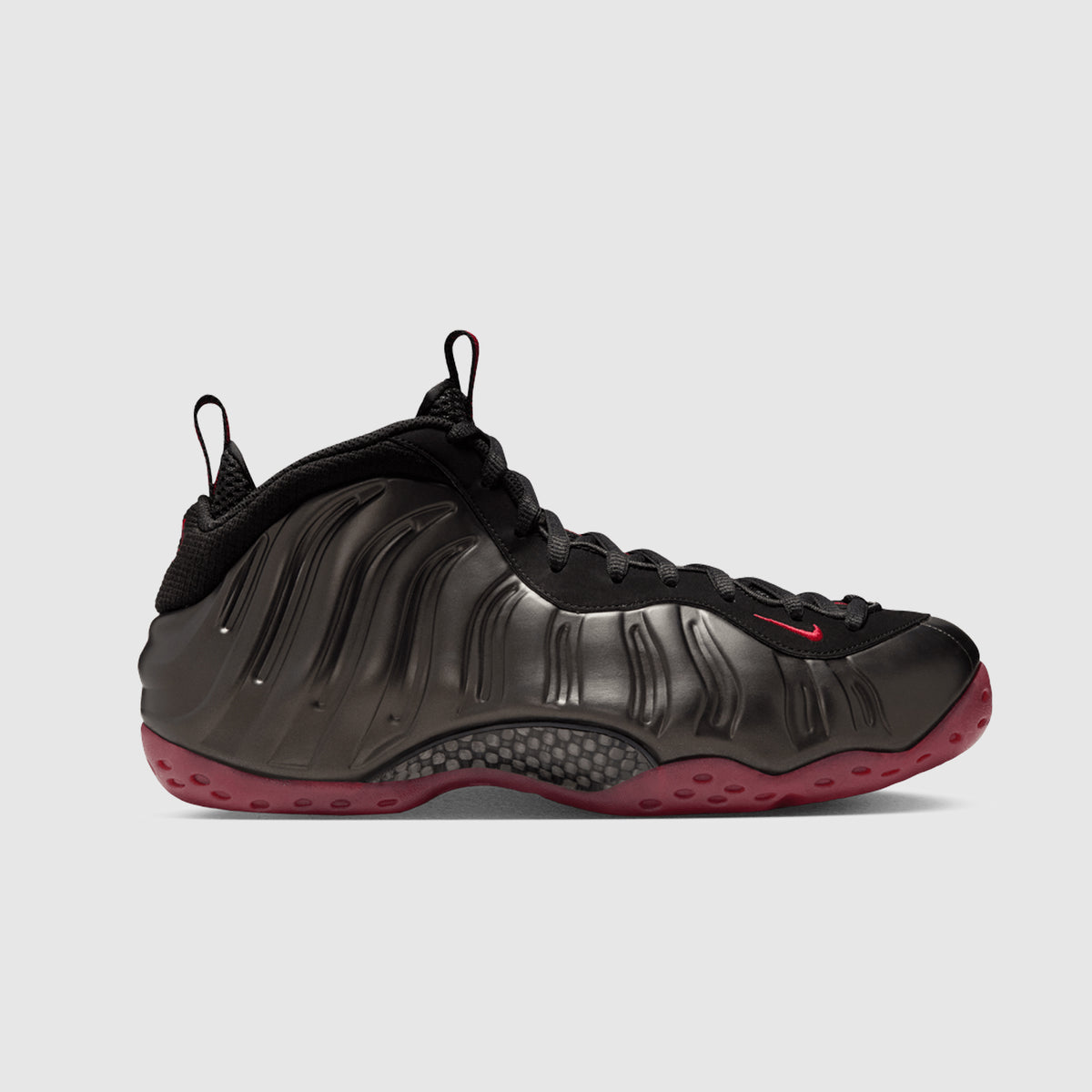 Nike Air Foamposite One PRM Black and Red Nike Air Foamposite One PRM x Stranger Things  main image 3