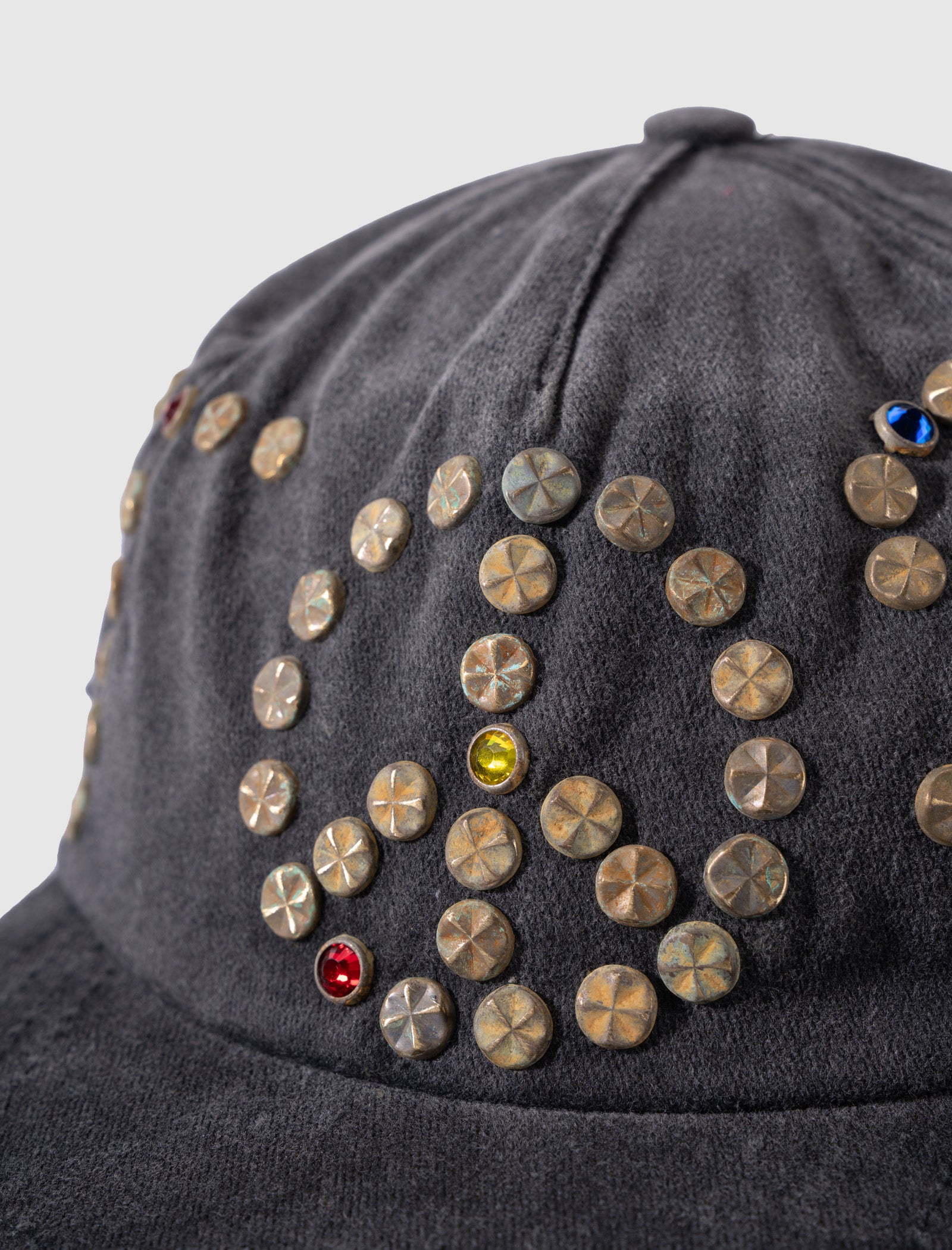STUDDED WRAP AROUND HAT