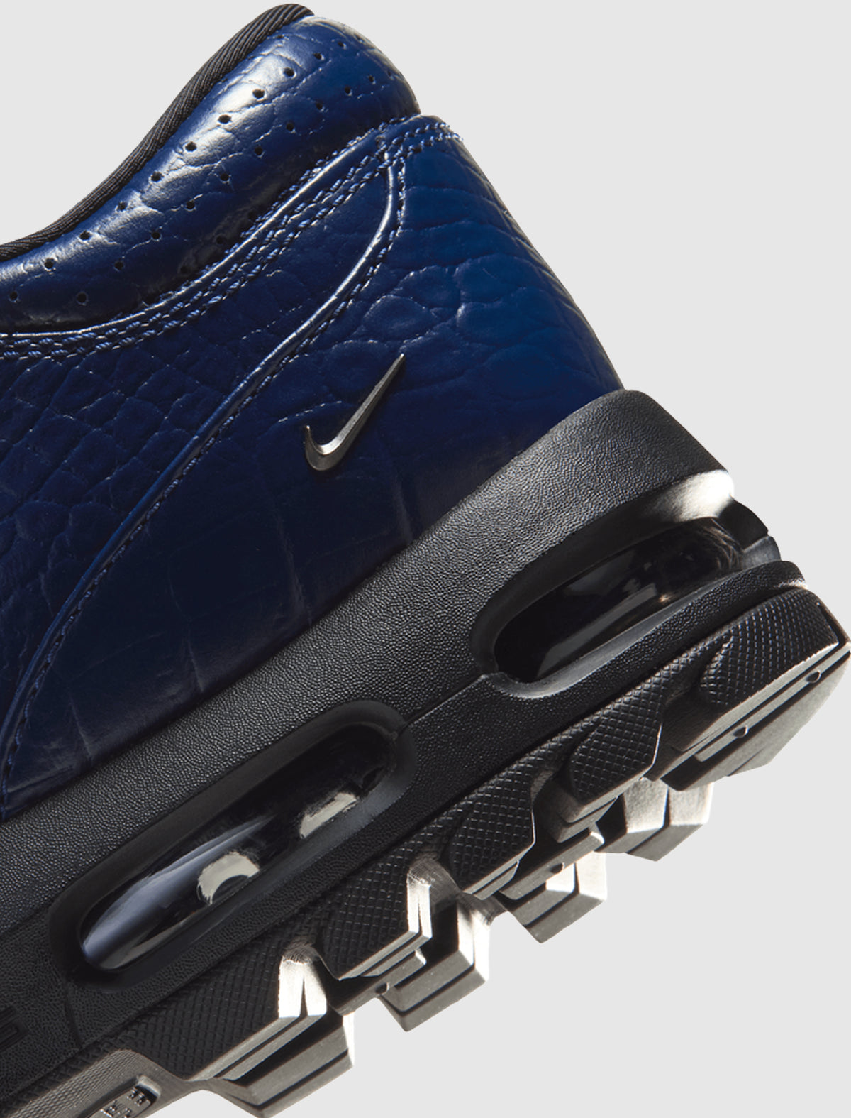 NIKE AIR MAX GOADOME LOW