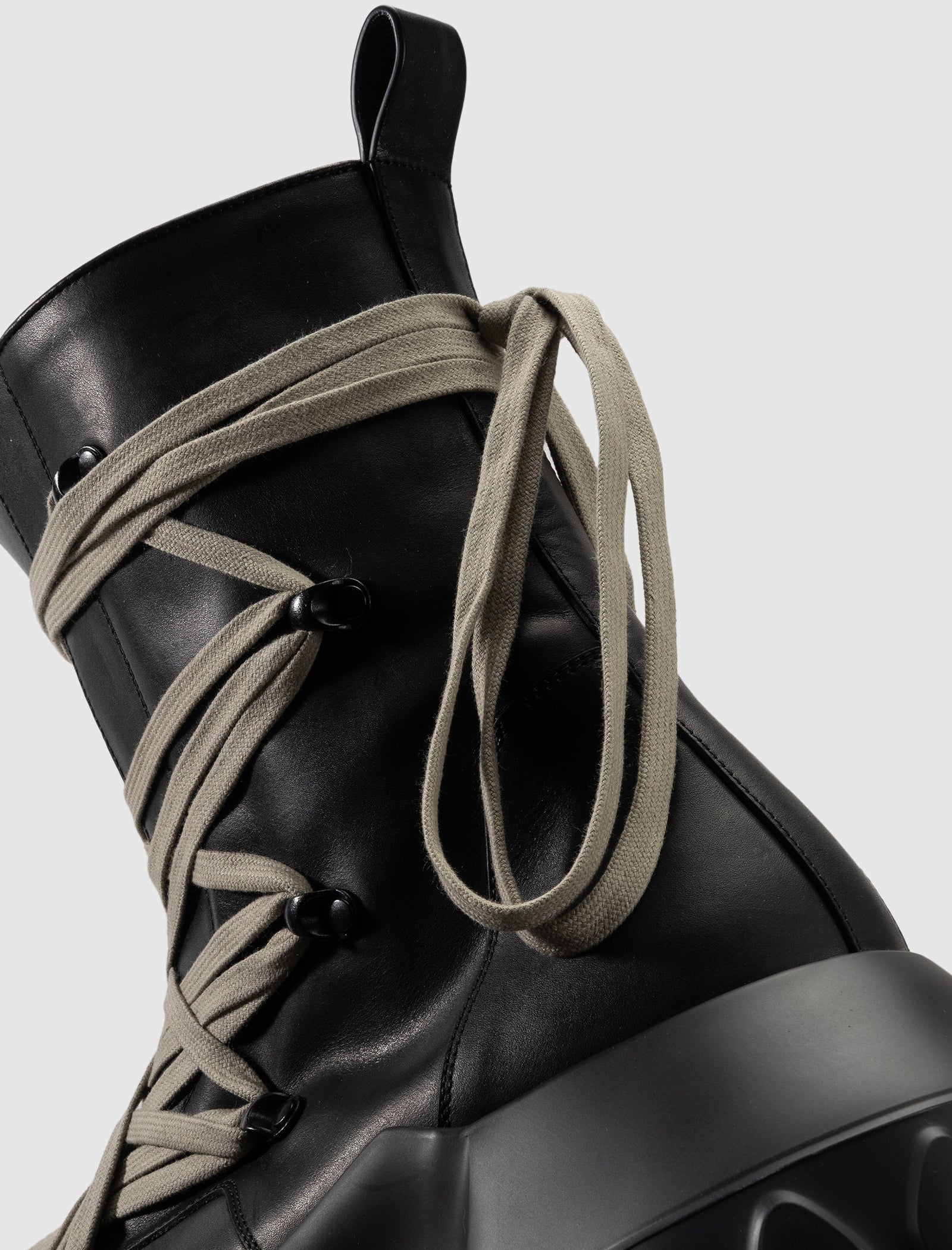 MEGALACED MEGA TRACTOR BOOTS