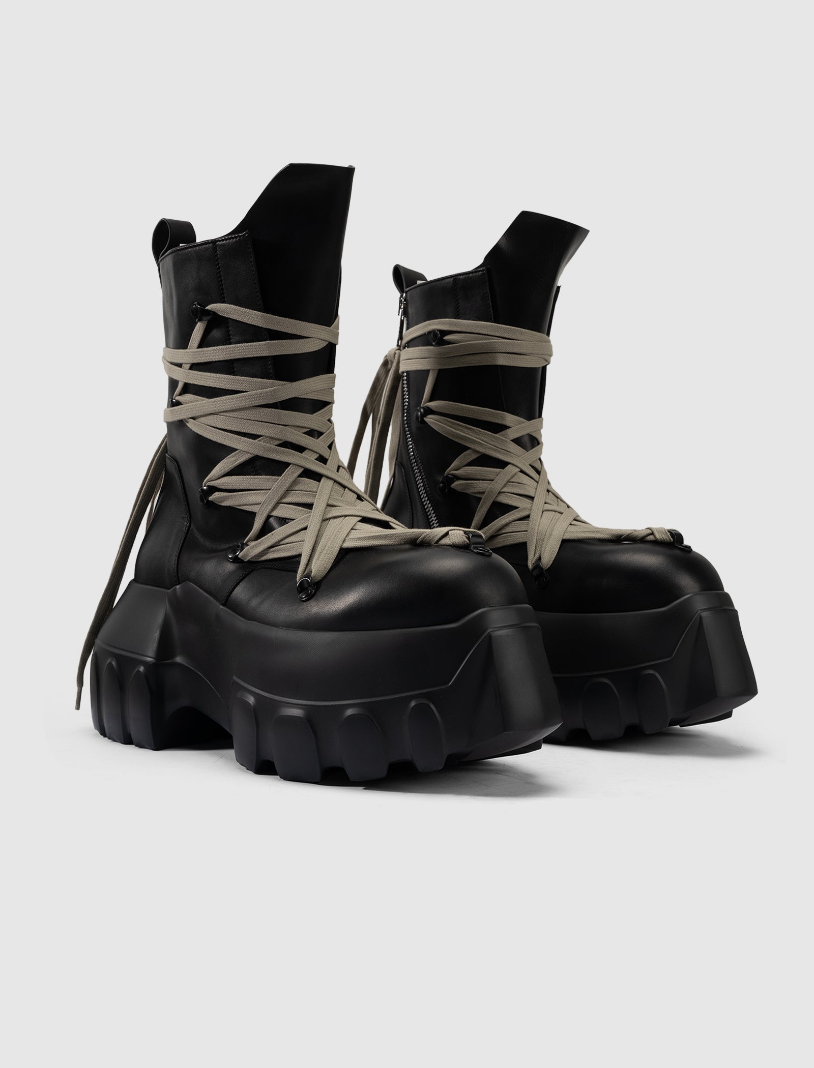 MEGALACED MEGA TRACTOR BOOTS