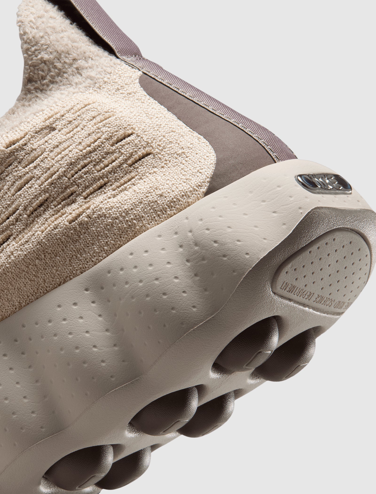 NIKE MIND 002 FLYKNIT