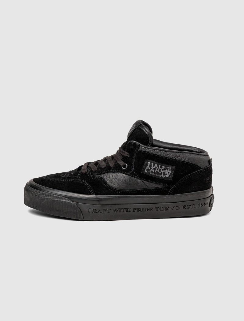 TEMPTATION VACATION GEL-DS TRAINER 24 "WHITE/BLACK"