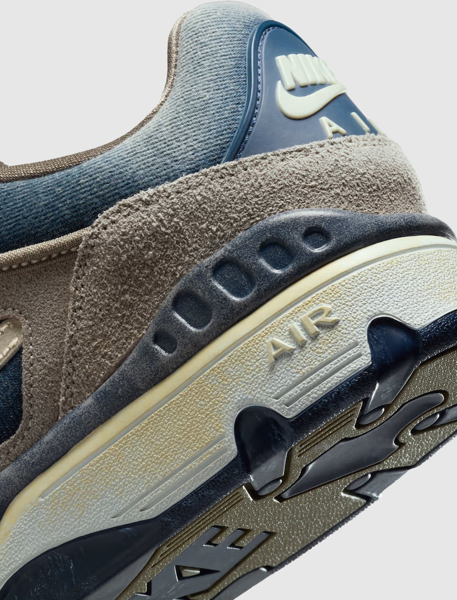 NIGO X LEVI'S X AIR FORCE 3 LOW SP "OLIVE GREY"