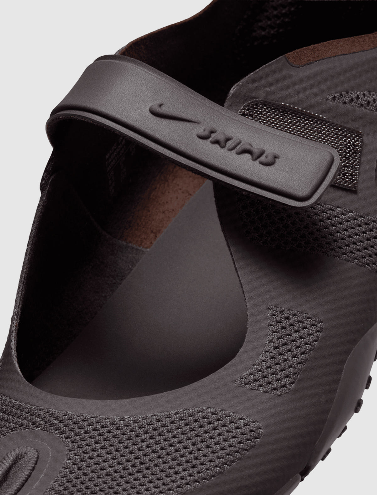 WOMEN'S NIKESKIMS RIFT MESH