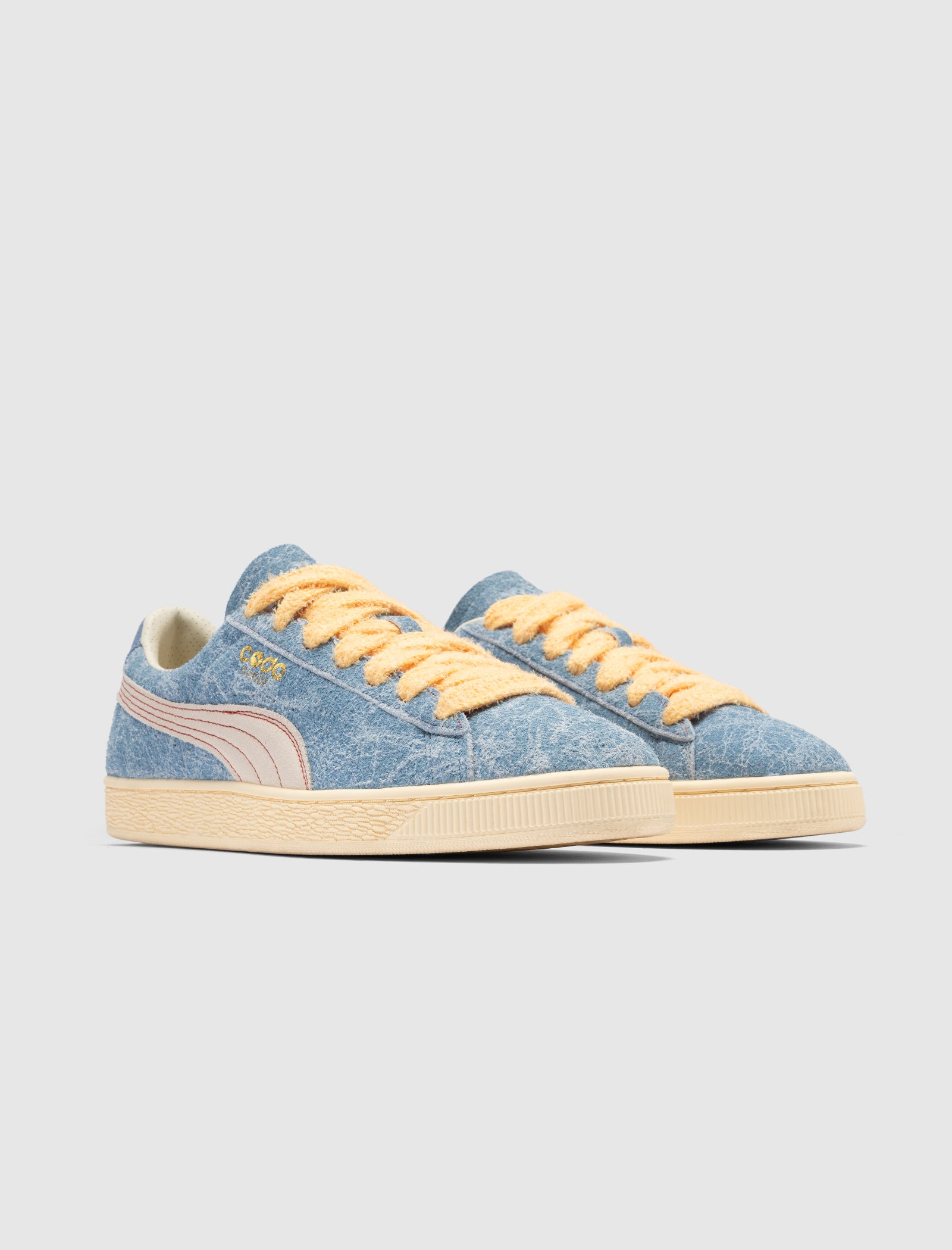 THE WHITAKER GRP SUEDE CODA ECHO POINTS (CHAMBRAY BLUE/ALPINE SNOW/BUTTERCREAM)