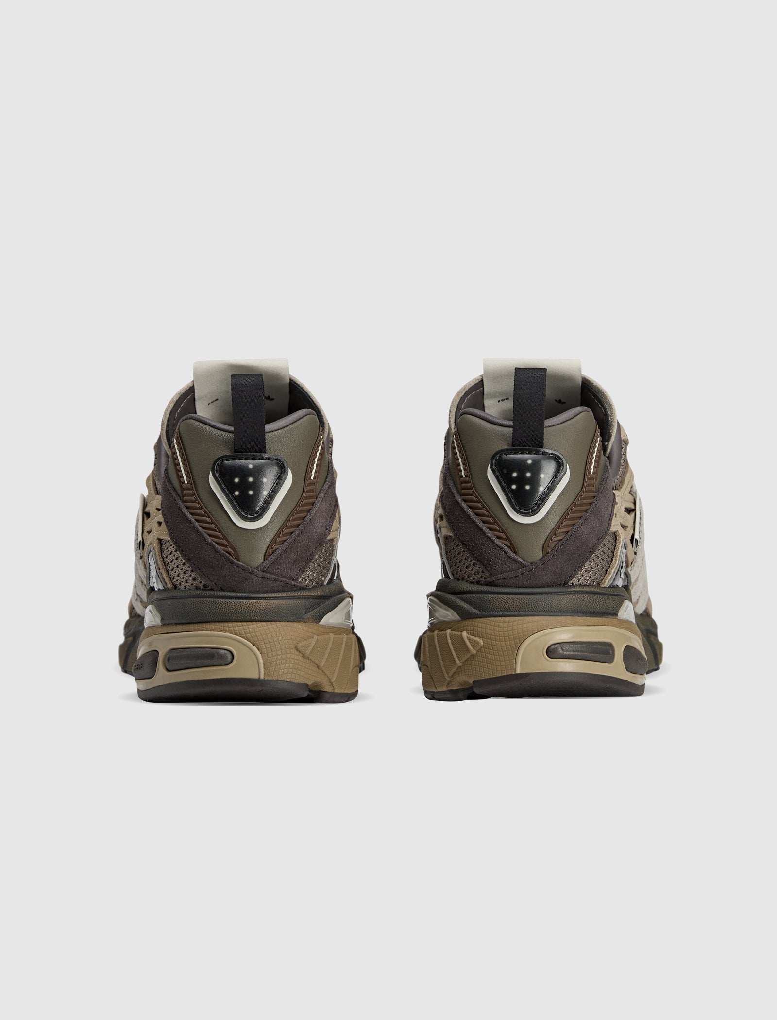 SONG FOR THE MUTE X ADISTAR CUSHION "BROWN"