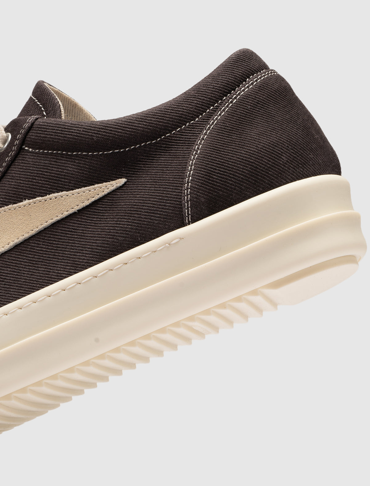 VINTAGE SNEAKS
