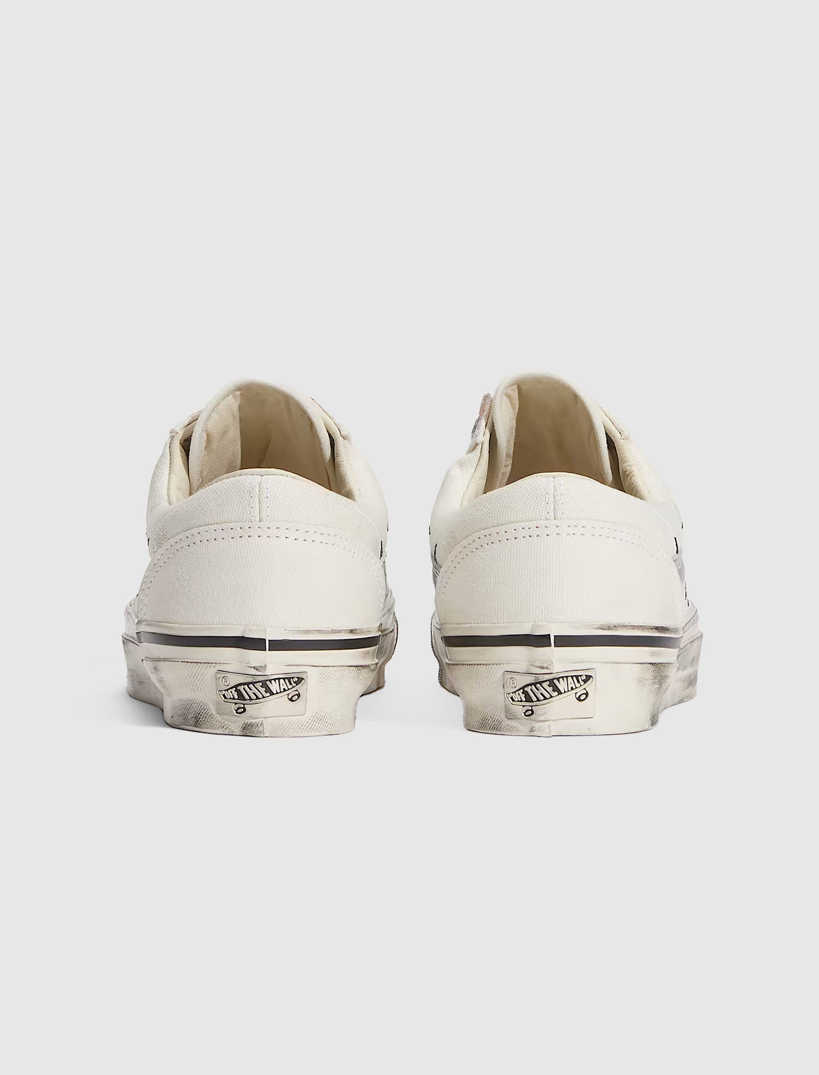 A pair of LX OLD SKOOL 36 