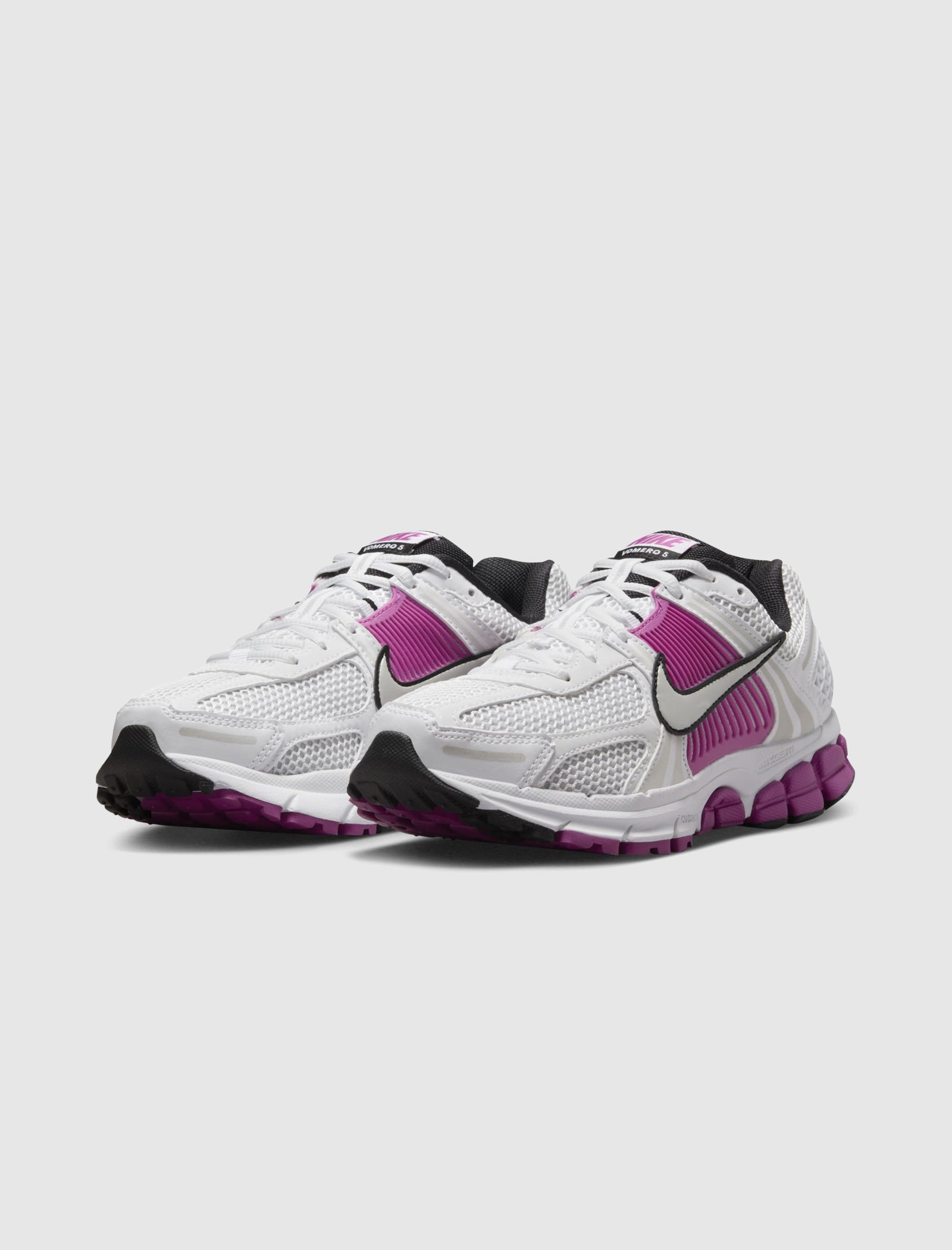 WOMEN'S NIKE ZOOM VOMERO 5 "HOT FUCHSIA"