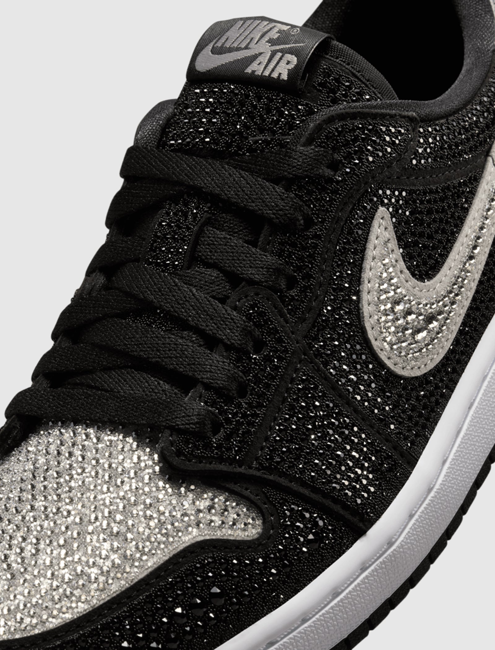 WOMEN'S SWAROVSKI X AIR JORDAN 1 RETRO LOW OG "STEALTH"