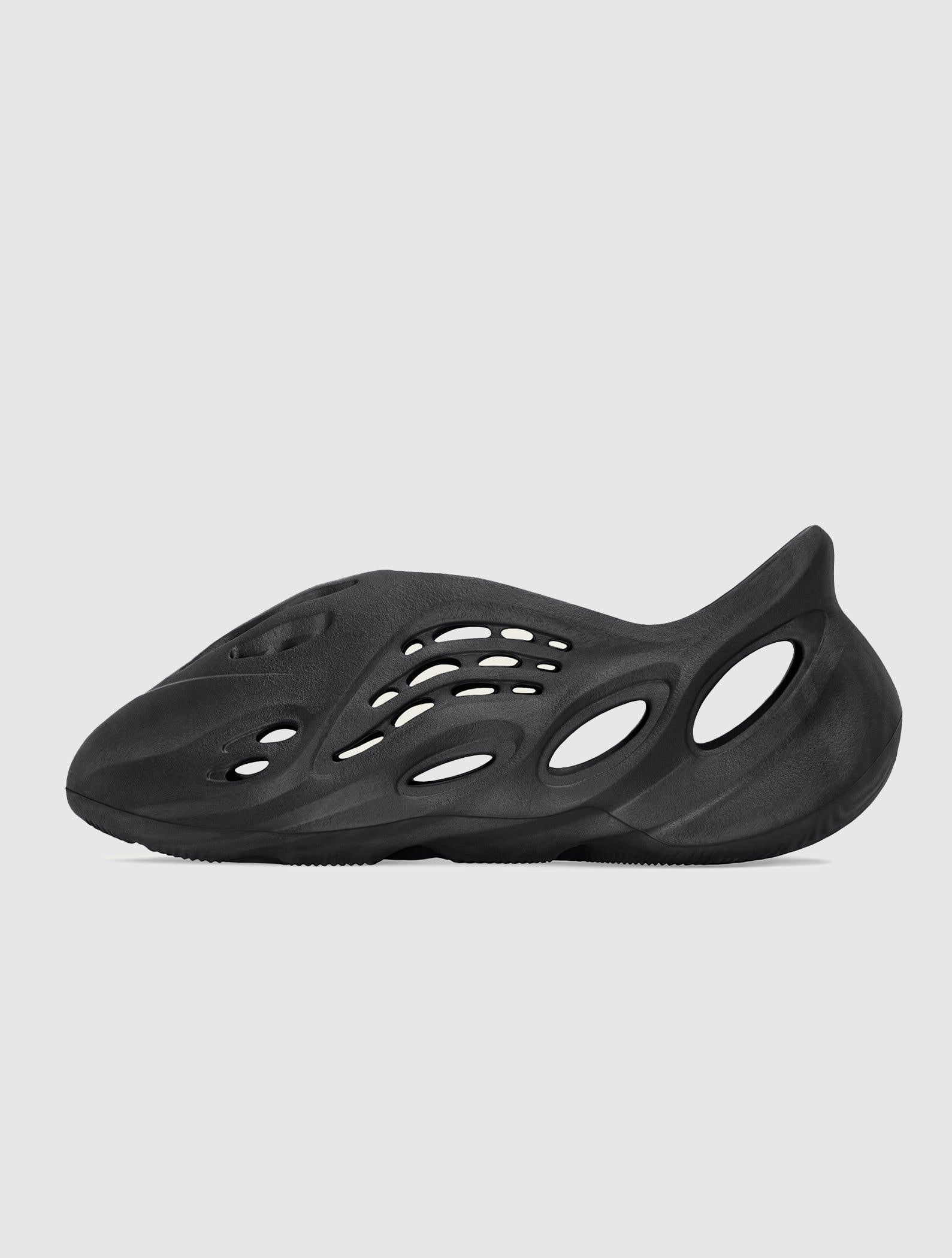 YEEZY FOAM RUNNER "ONYX"
