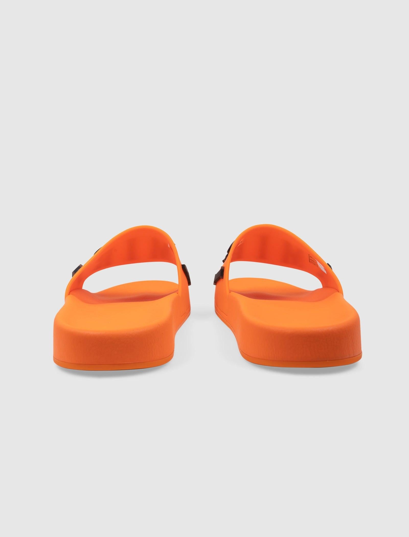 RUBBER SLIDES - A Ma Maniere