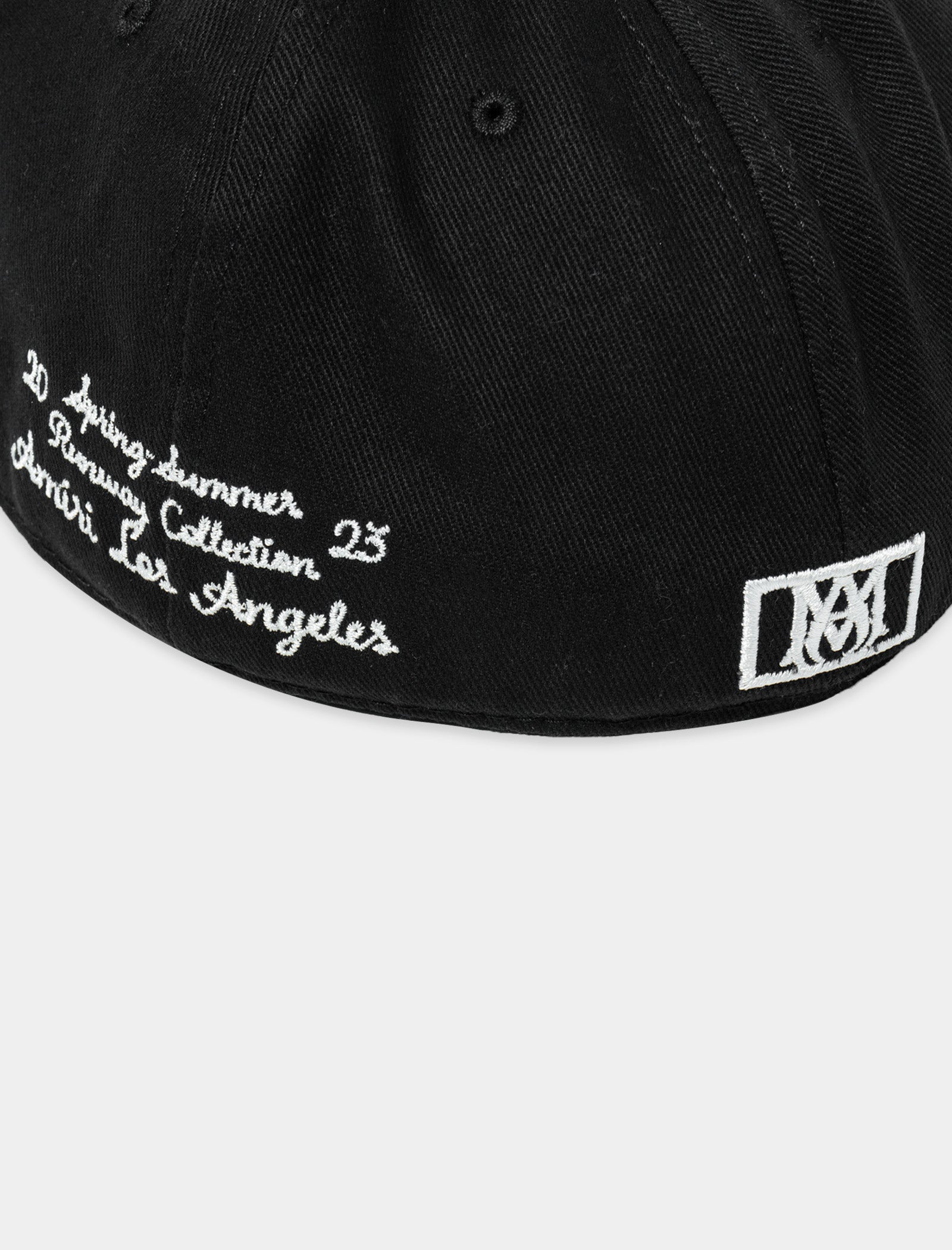 FITTED HAT