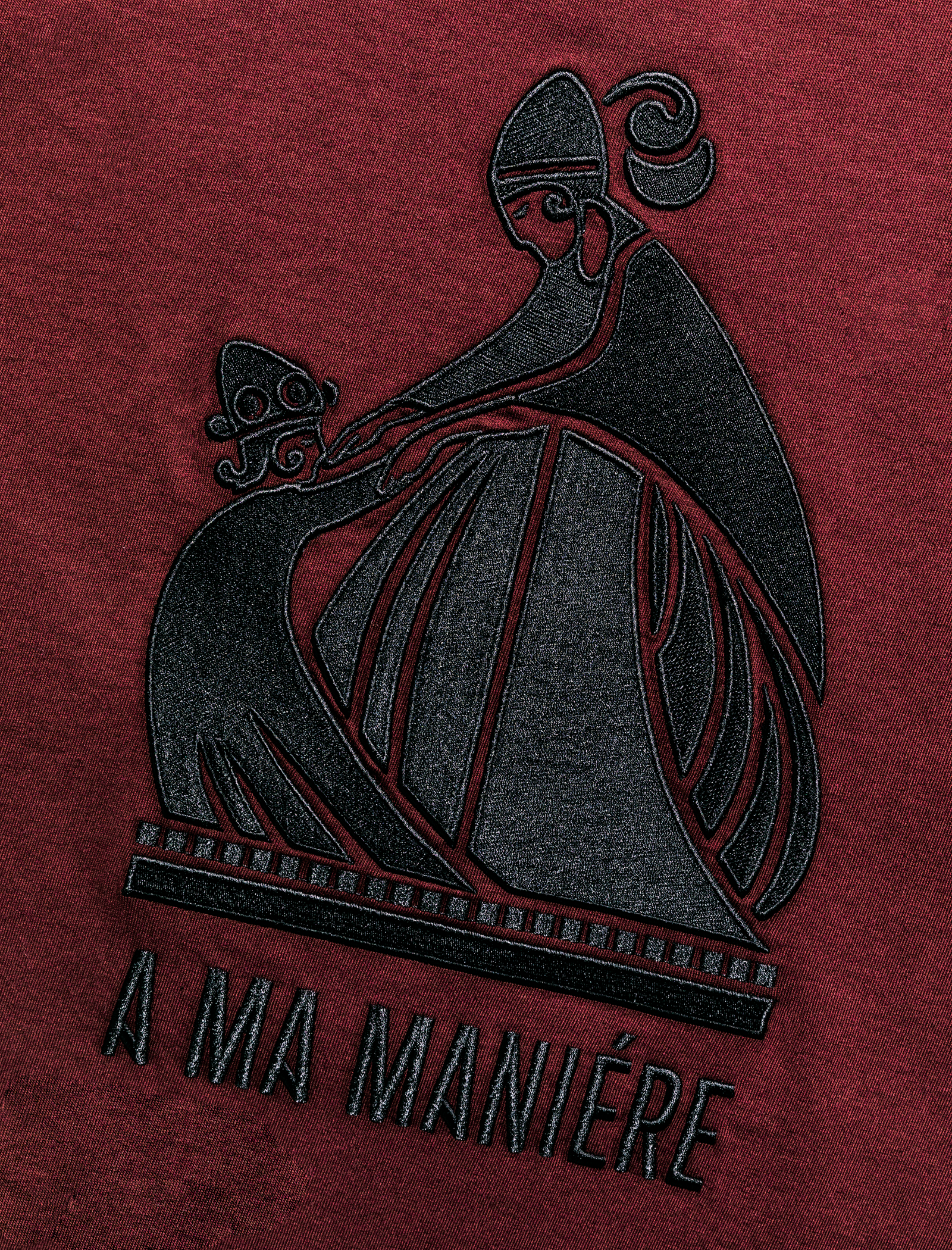A MA MANIÉRE EMBROIDERED OVERSIZED LOGO TEE